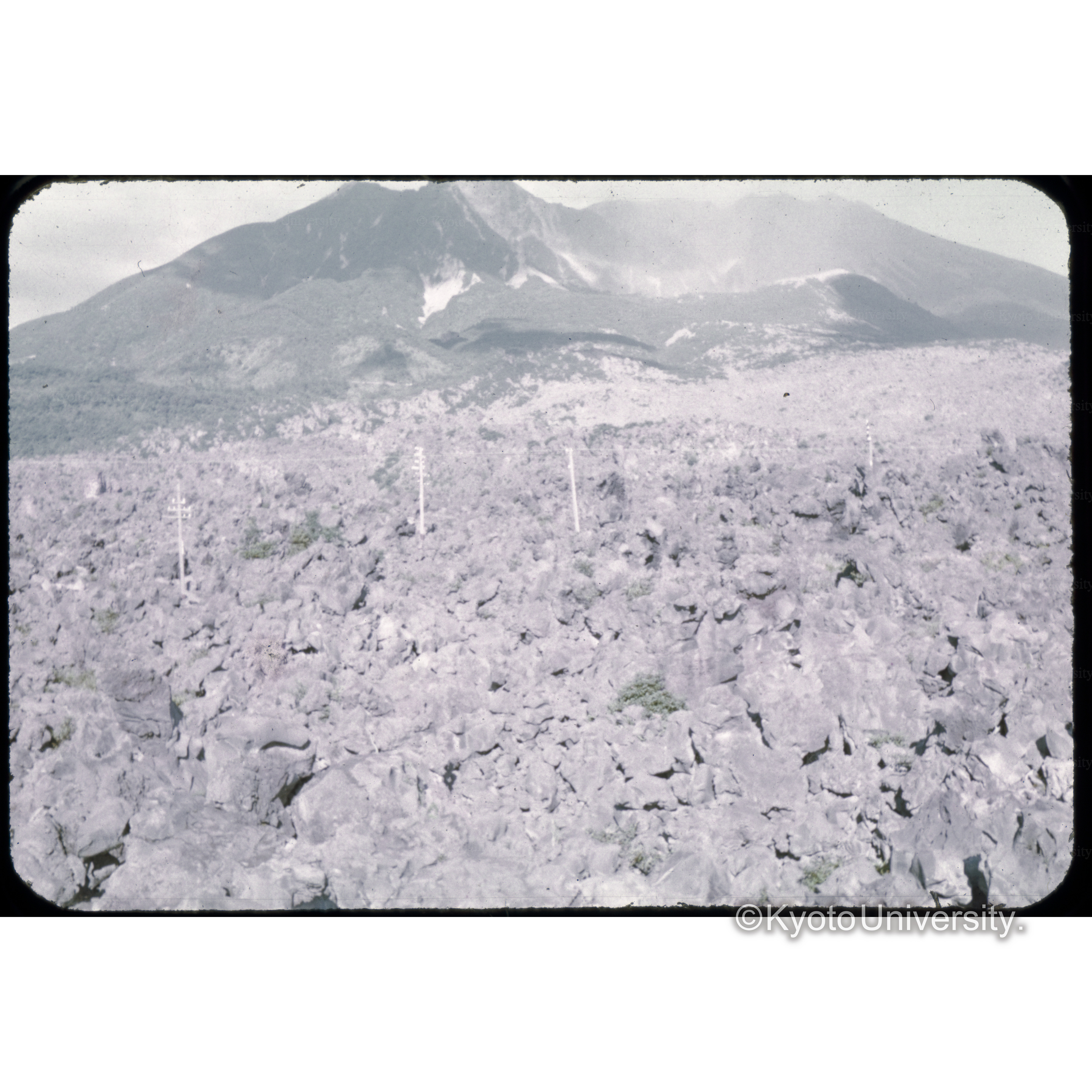 袴腰の溶岩(桜島) (1)