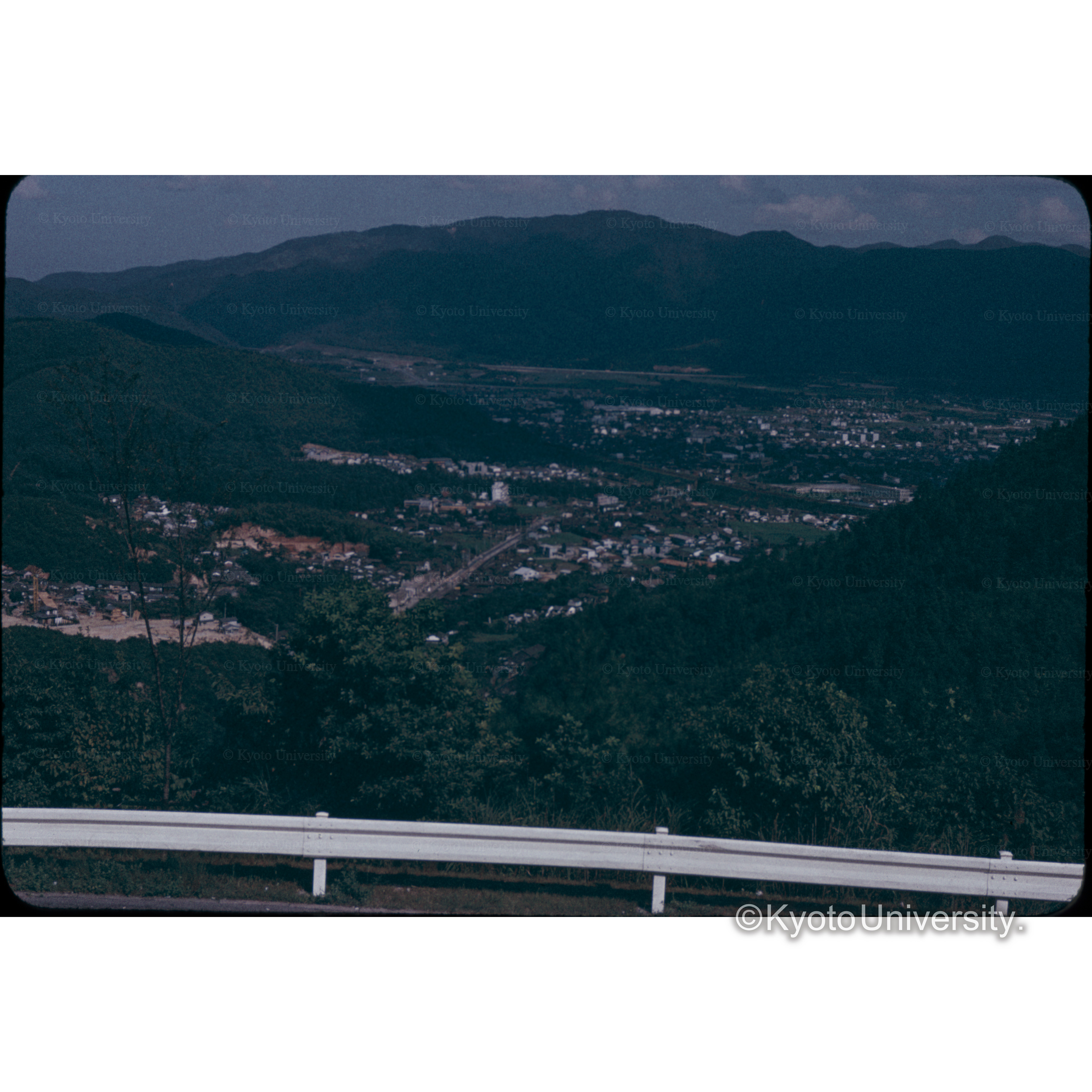 東山ドライブウエーからみた京都 (1)