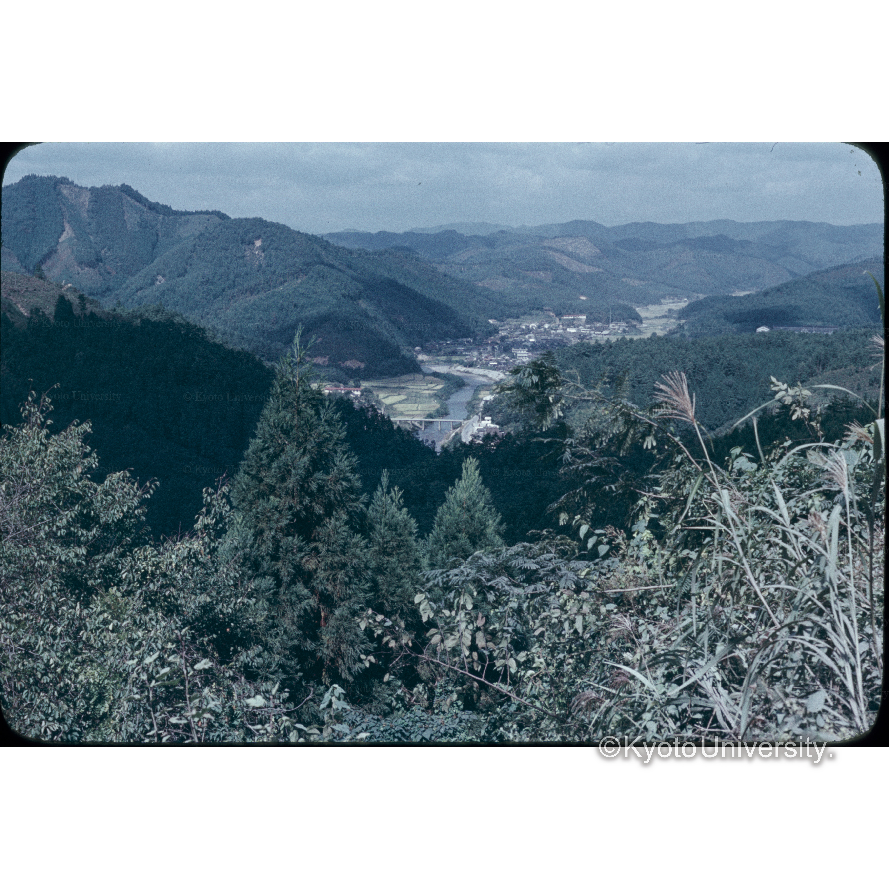 星峠から見た京北町 (1)