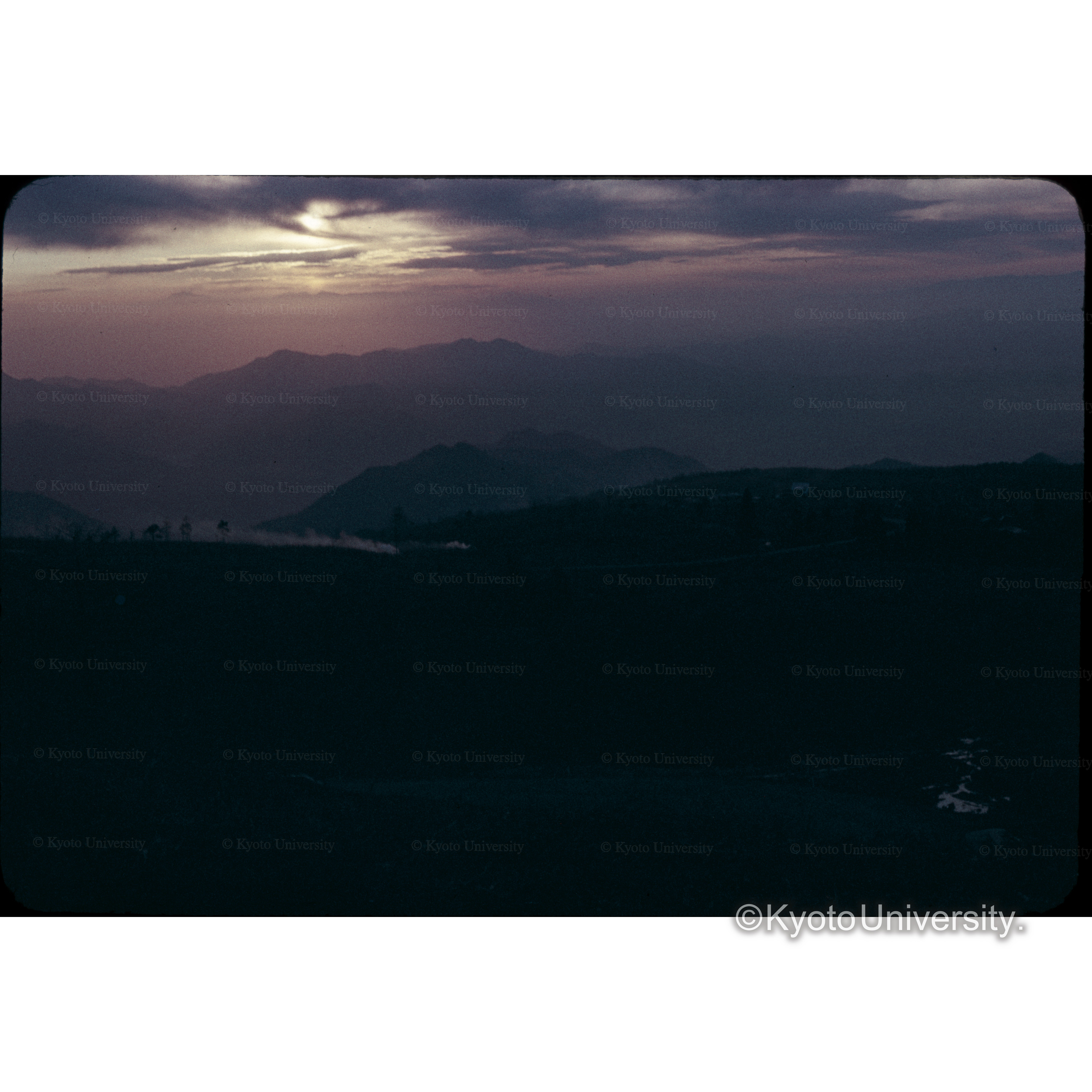 〔山　夕焼け〕 (1)