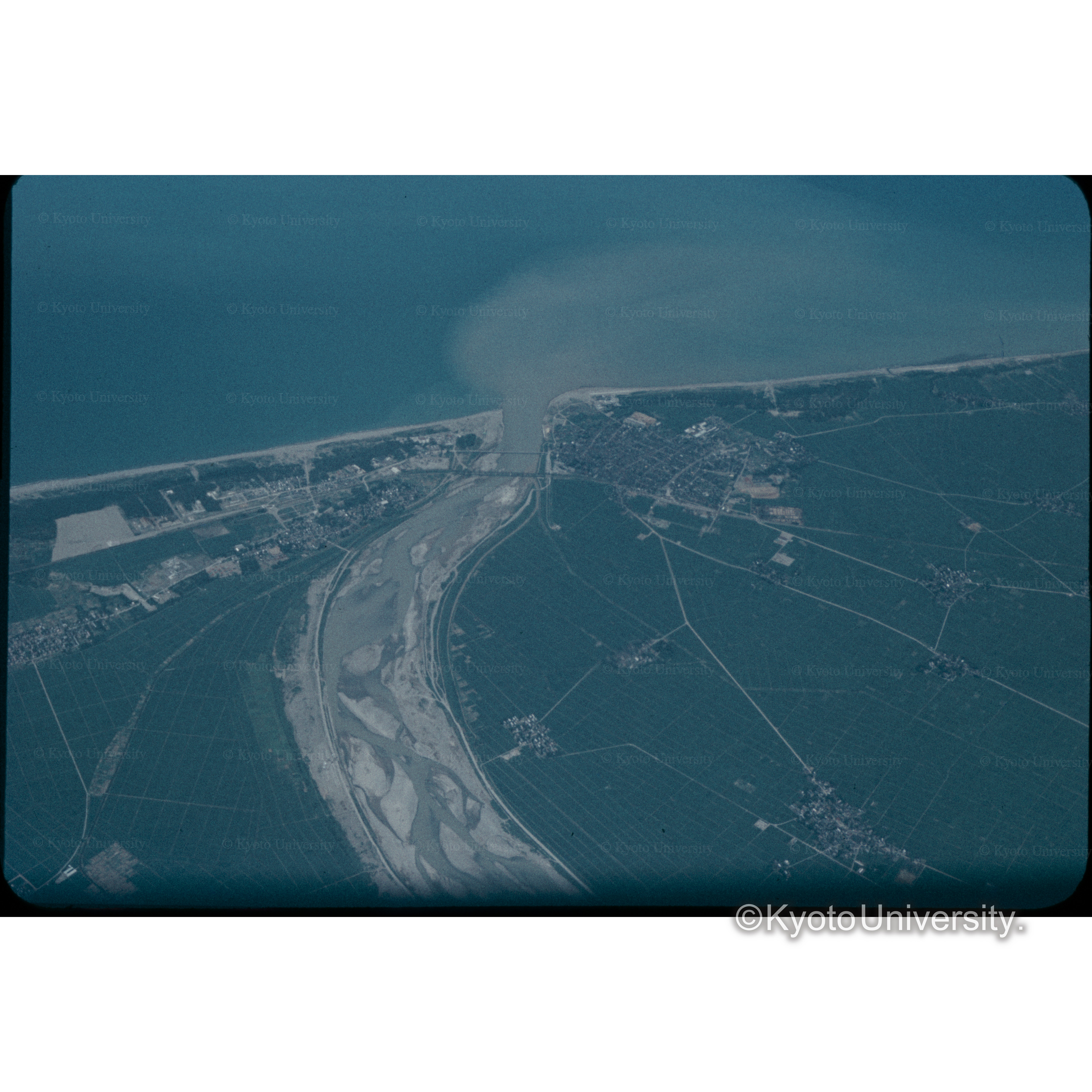 芦原付近の濁流 (1)