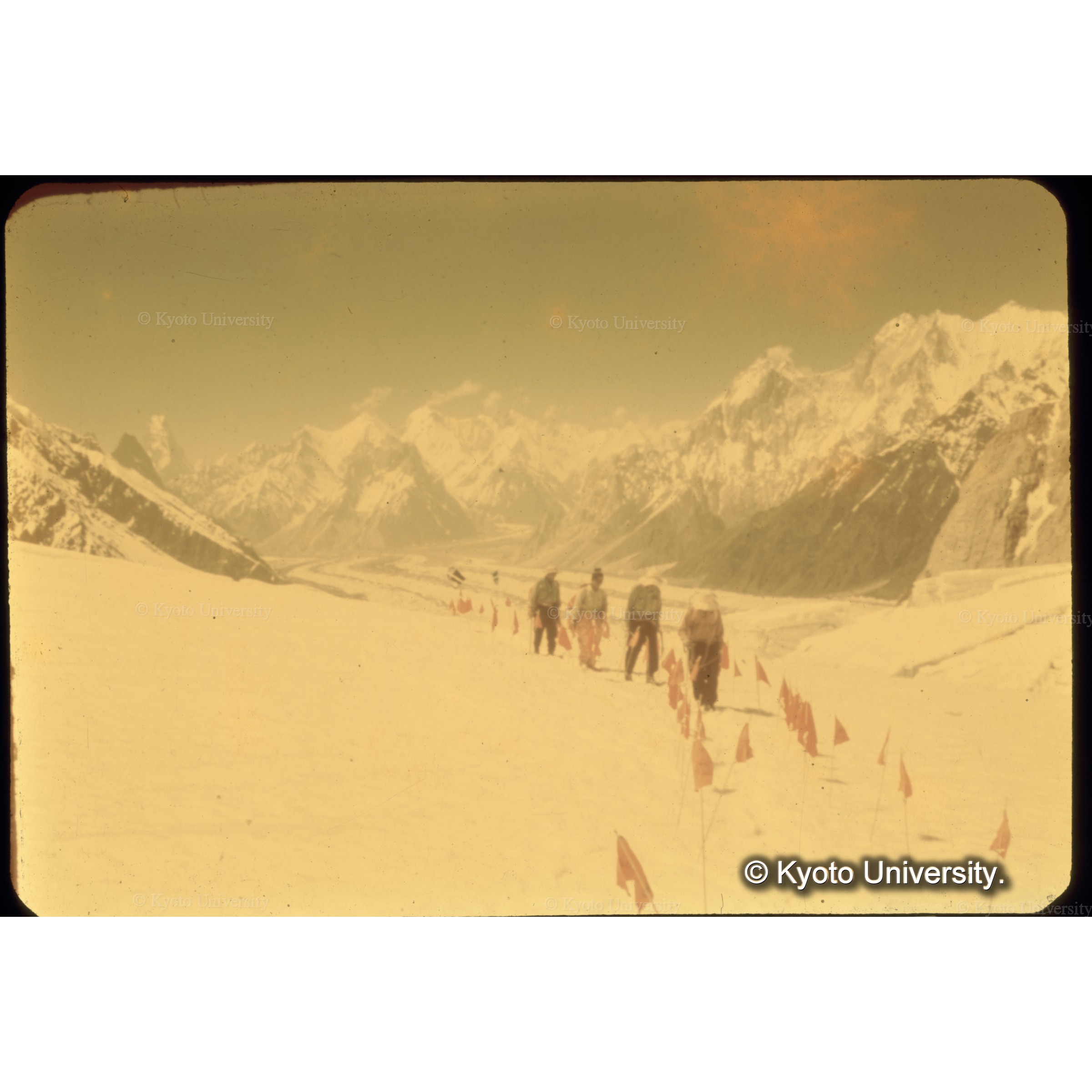 C1へ上がった隊長のお出迎え (1)