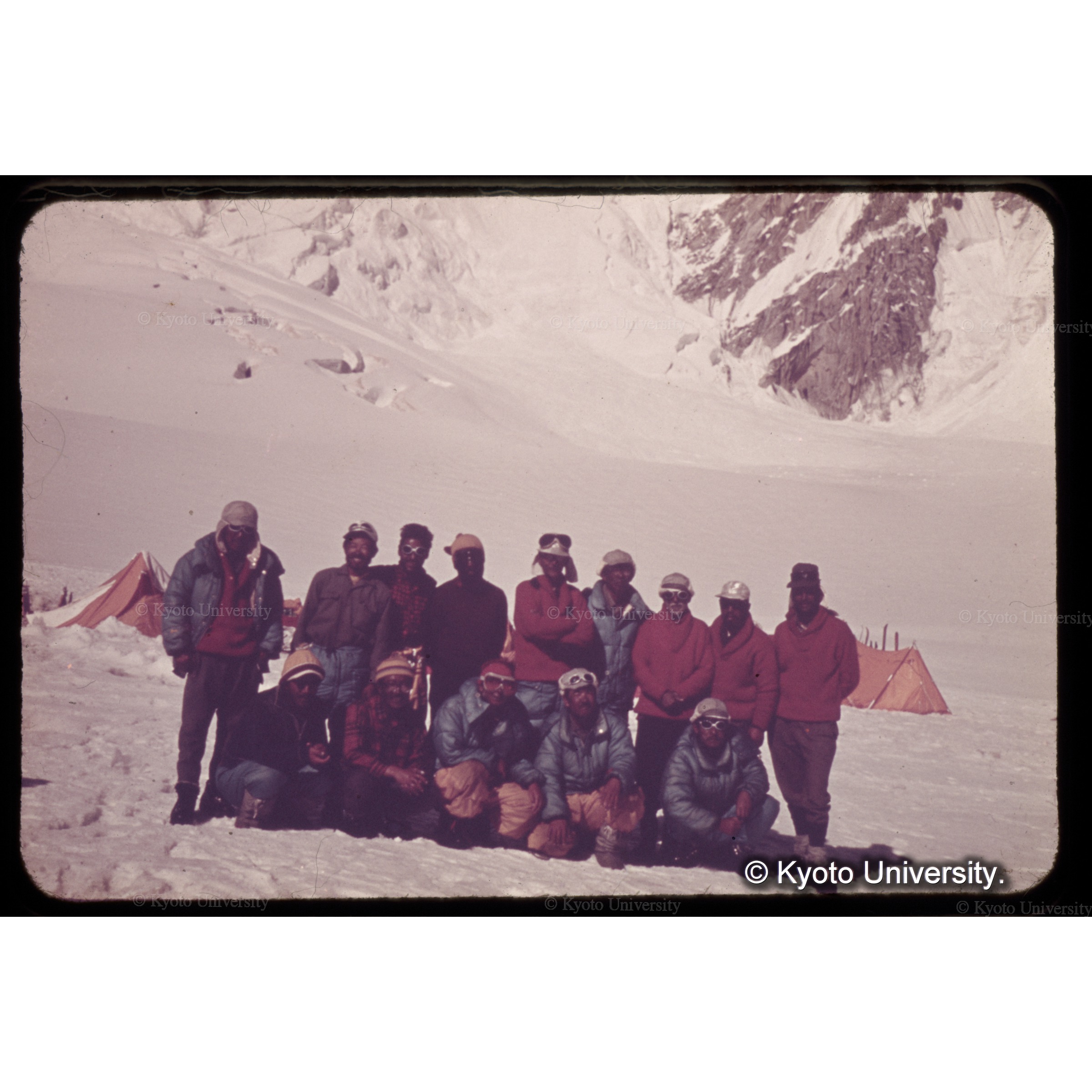 日本・パキスタン全隊員　このあとパ側隊員はただちに帰途につく (1)