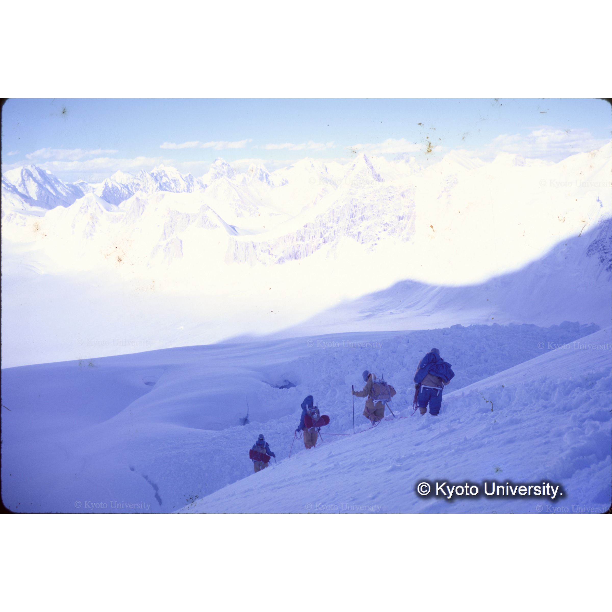 　Ｃ５を撤収して全員Ｃ３にくだる　フィックスロープもすべて回収！ (1)