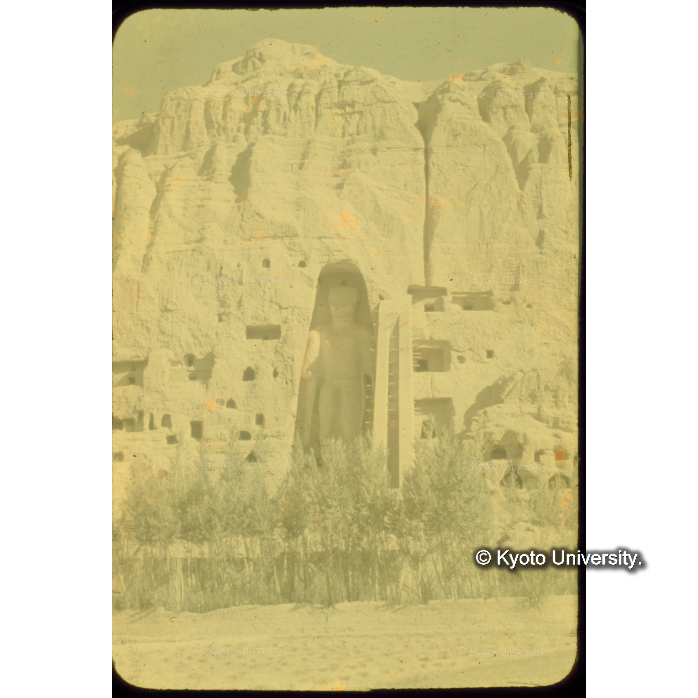 バーミヤーンの東大仏　　高さは38m (1)