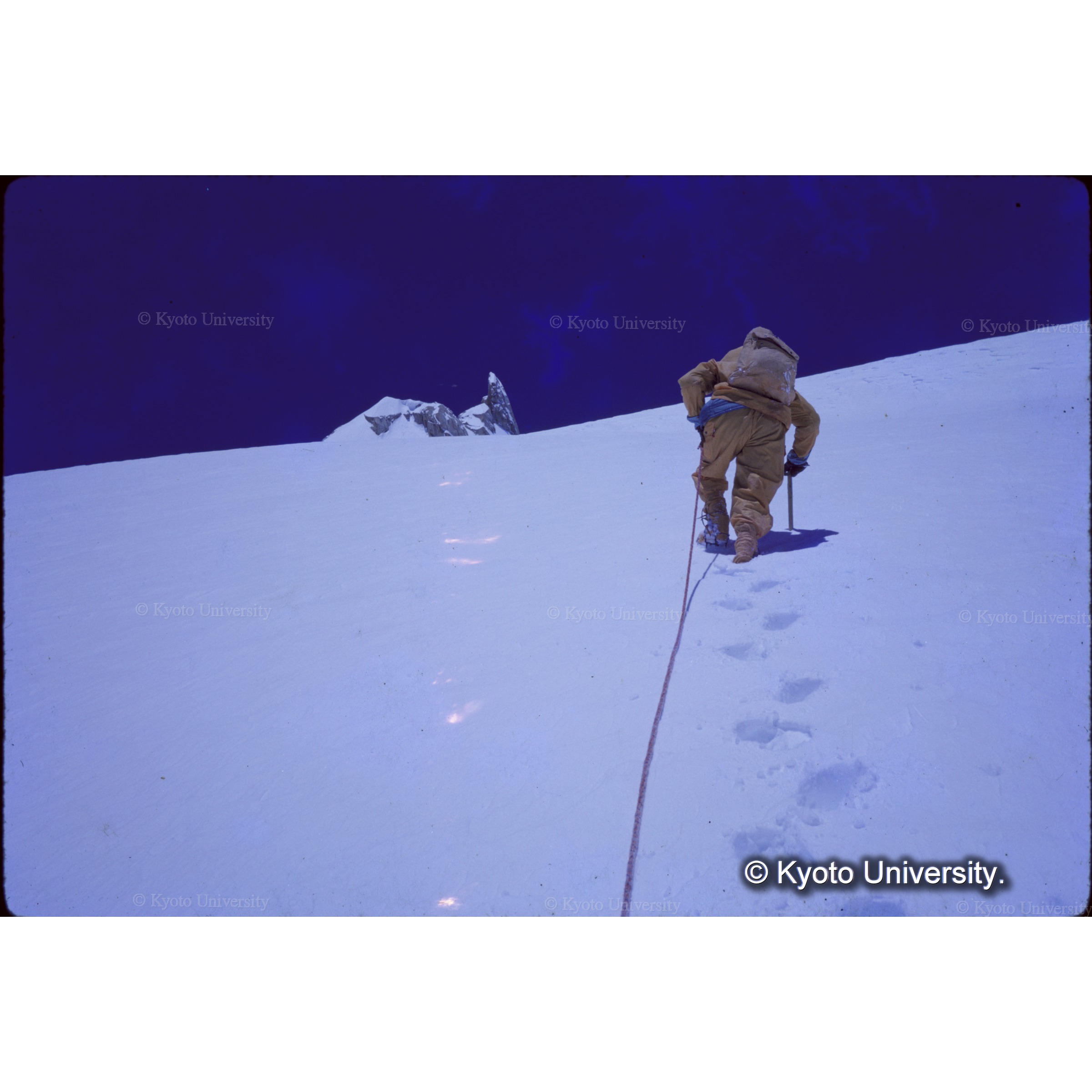 ジャンダルム目指してラッセル　スカイラインのあたりでビバーク (1)