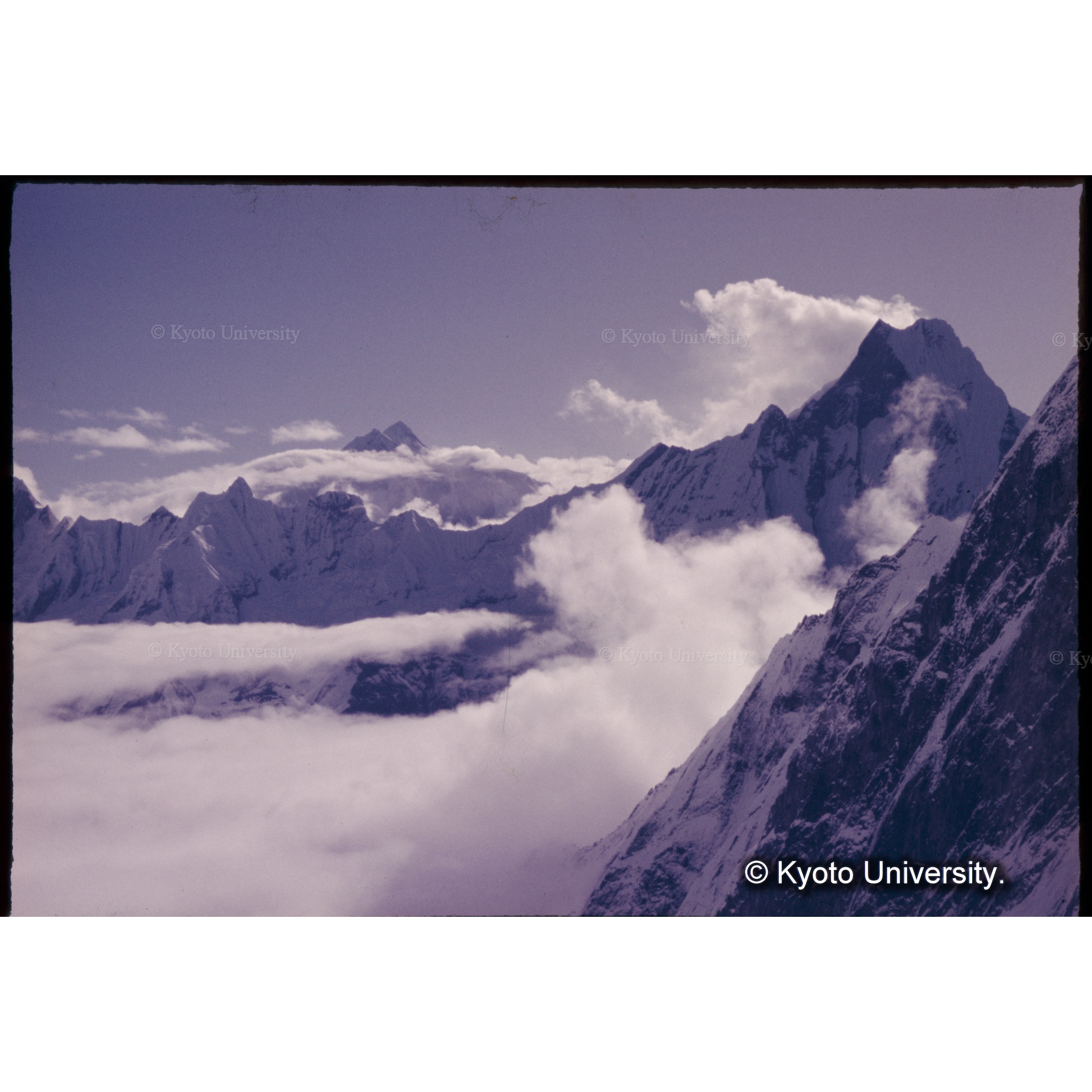 アンナプルナ II, IV 峰とマチャプチャリ (1)