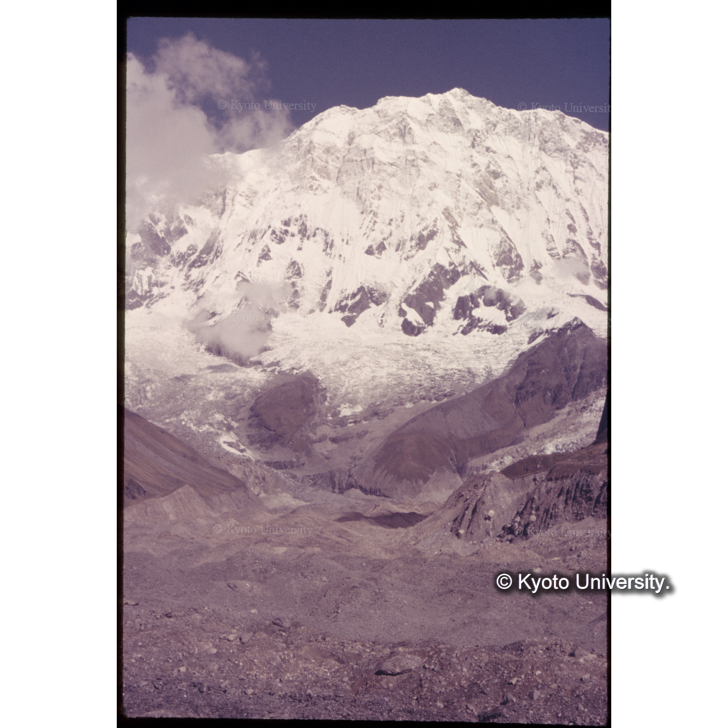 アンナプルナ Ｉ 峰の南壁 (1)