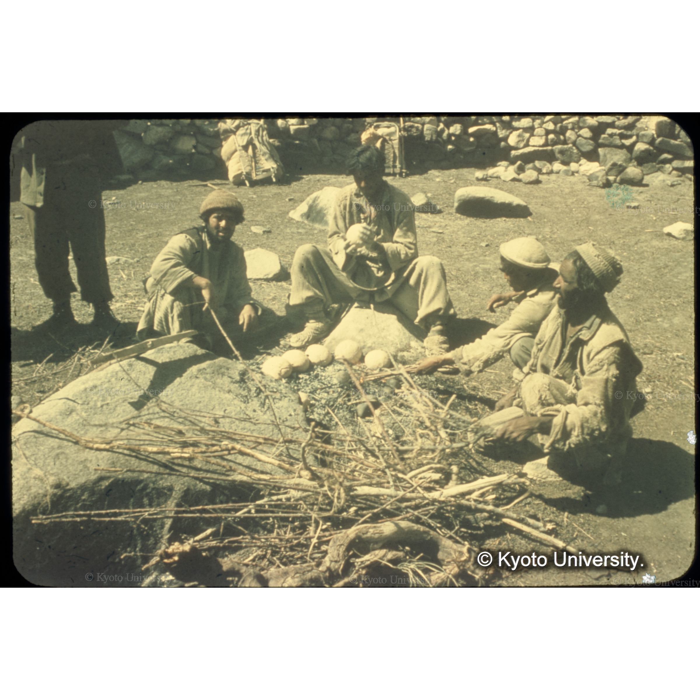 チャパティを焼くポーター (1)