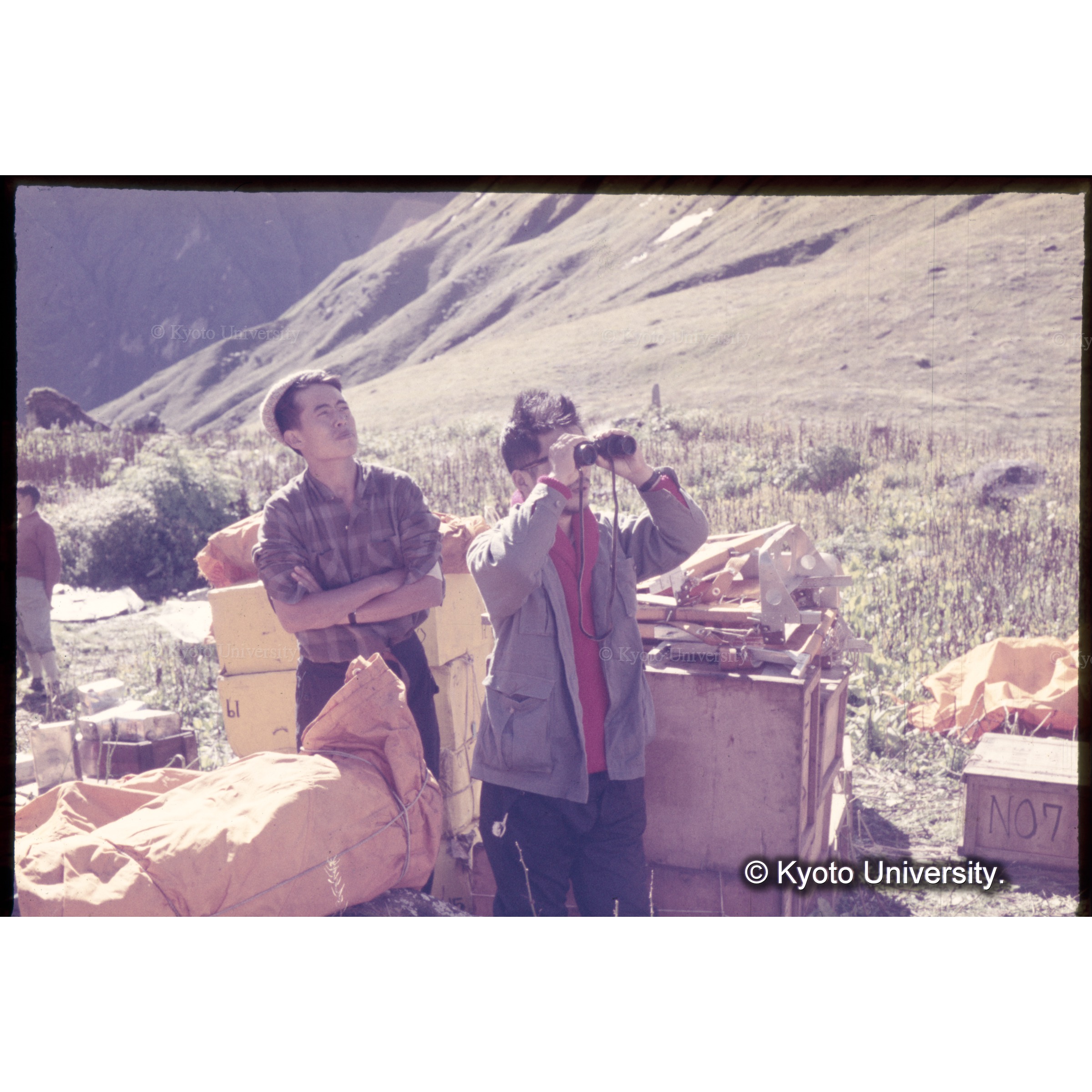 BCからガネッシュのルート偵察。右から上尾、木村 (1)