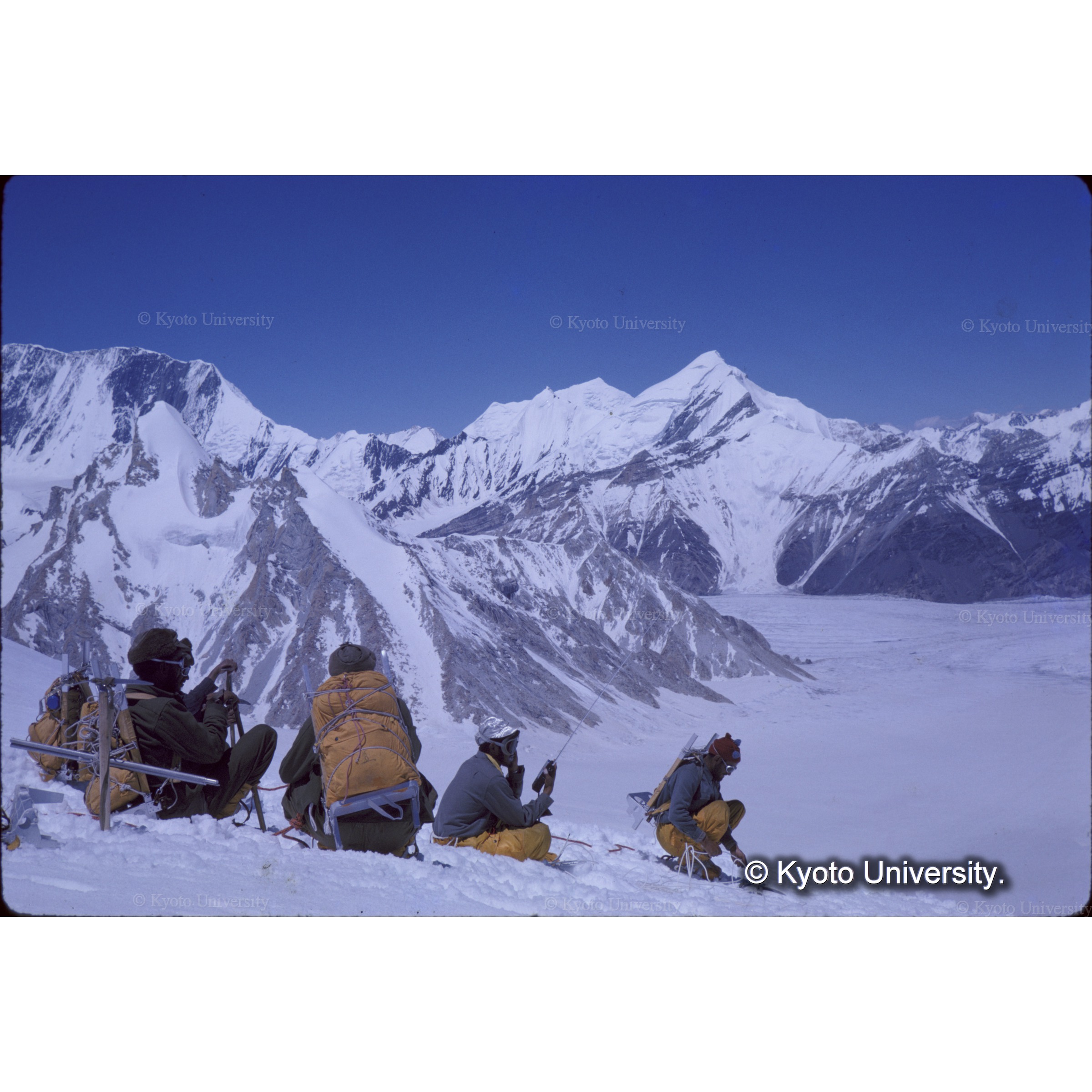 　Ｃ３への荷揚げ開始 (1)