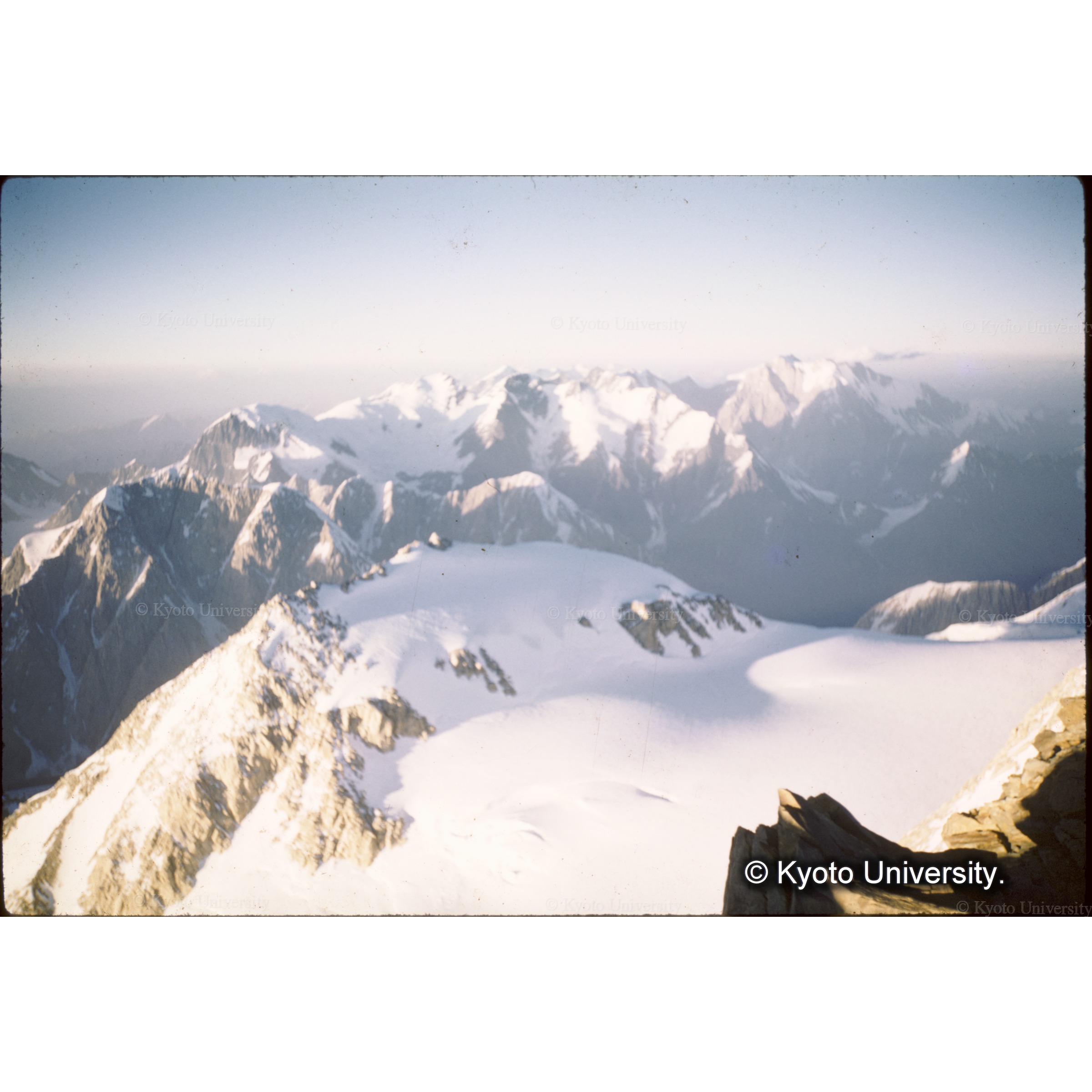 パキスタン領ヒンドゥクシュの山並み (1)