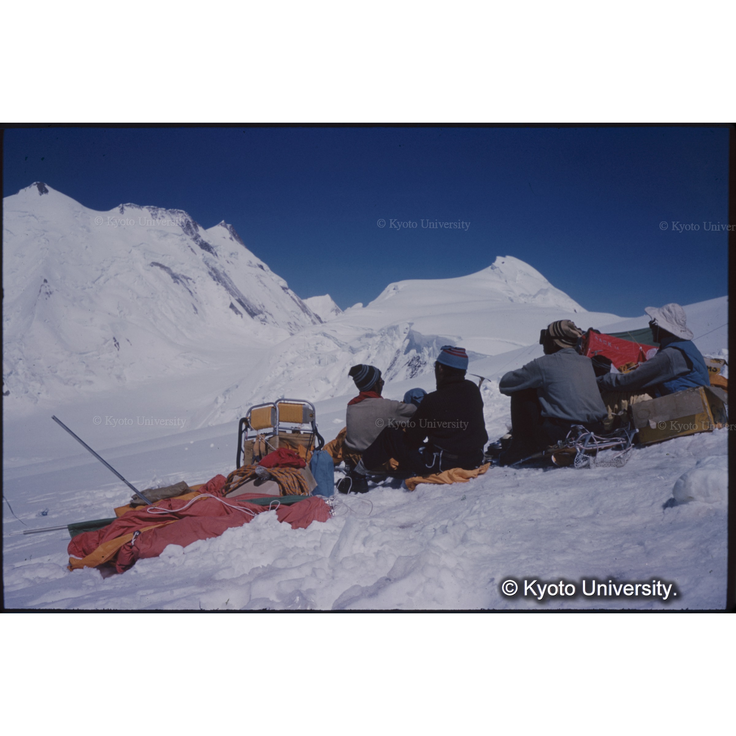 C2からの荷揚げ、コンダスPK (1)