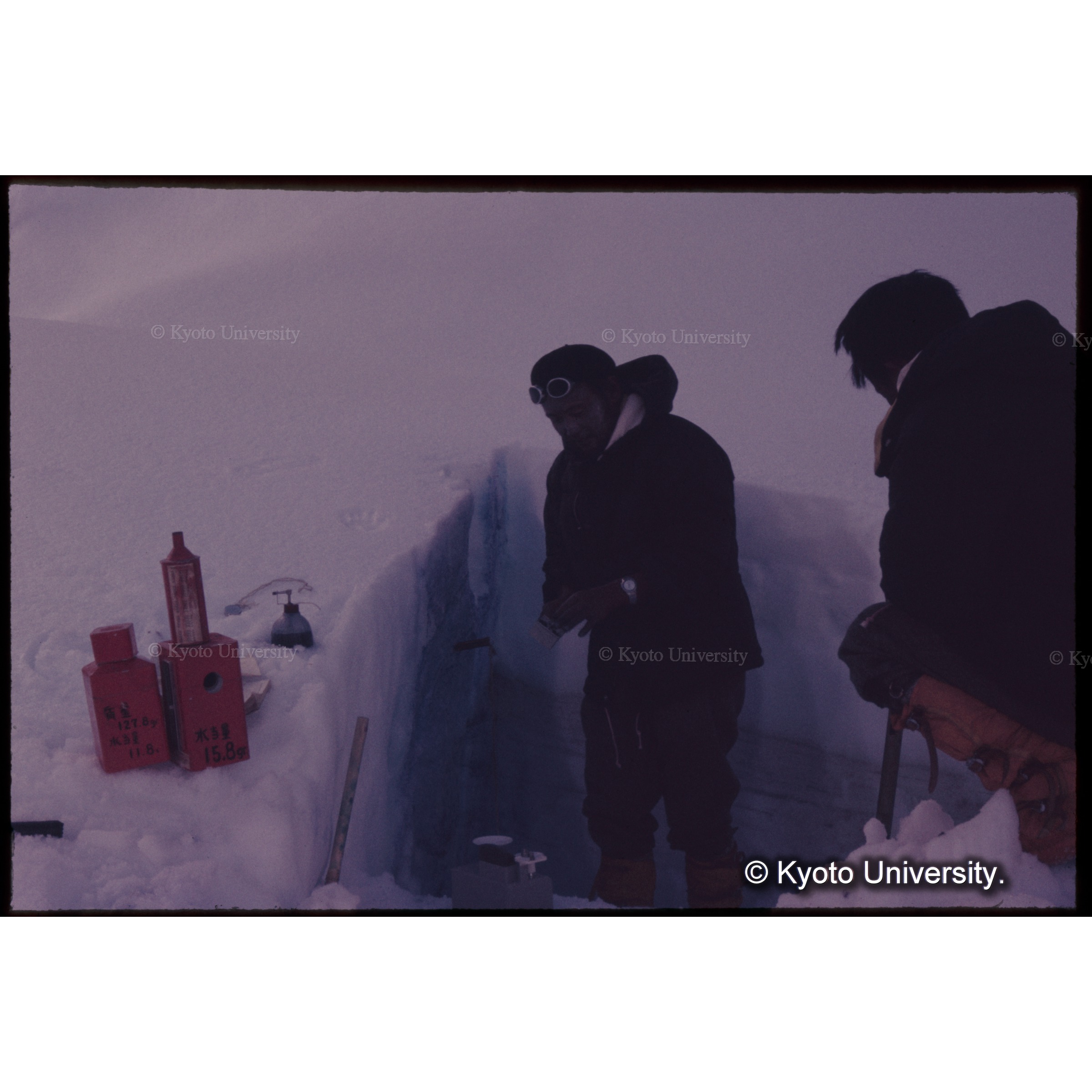 Ｃ２で積雪断面観測 (1)