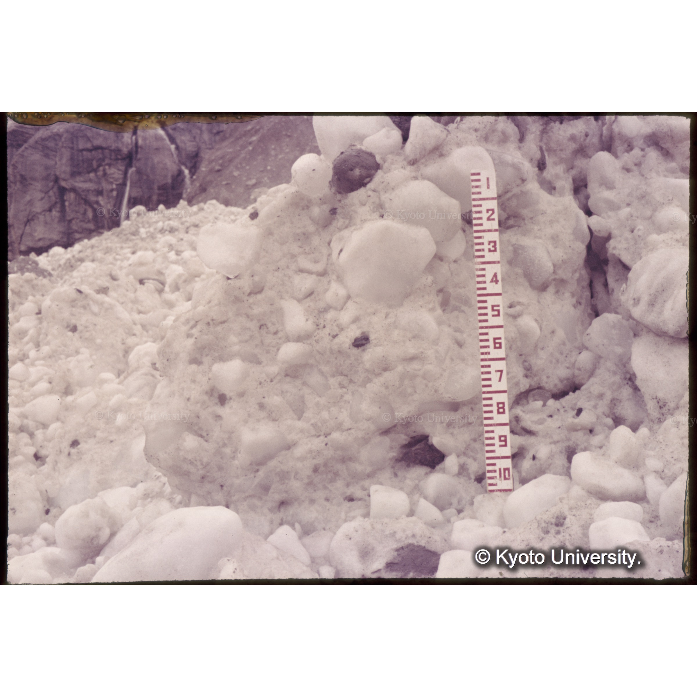 雪崩デブリの観測 (1)