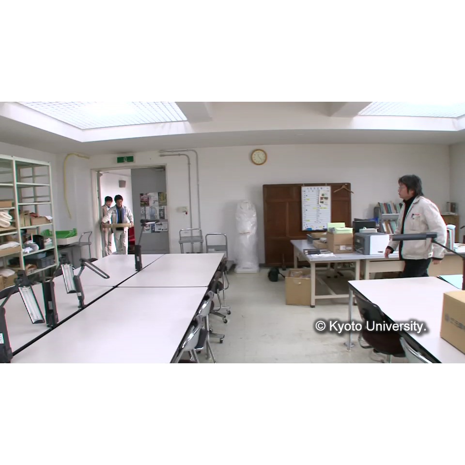 搬入・開梱・検品 (1)