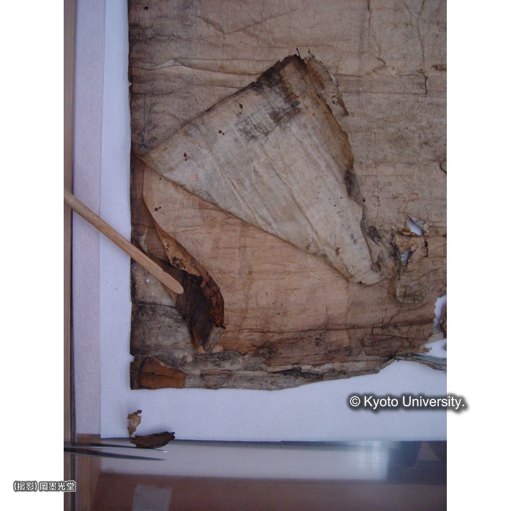 表具取り外し前（裏打ち確認） (1)