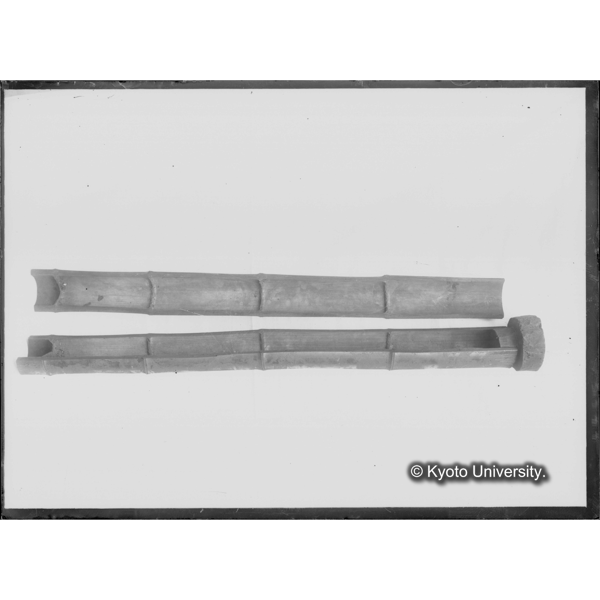 マリア十五玄義図　原田家本　竹筒（発見当初） (1)