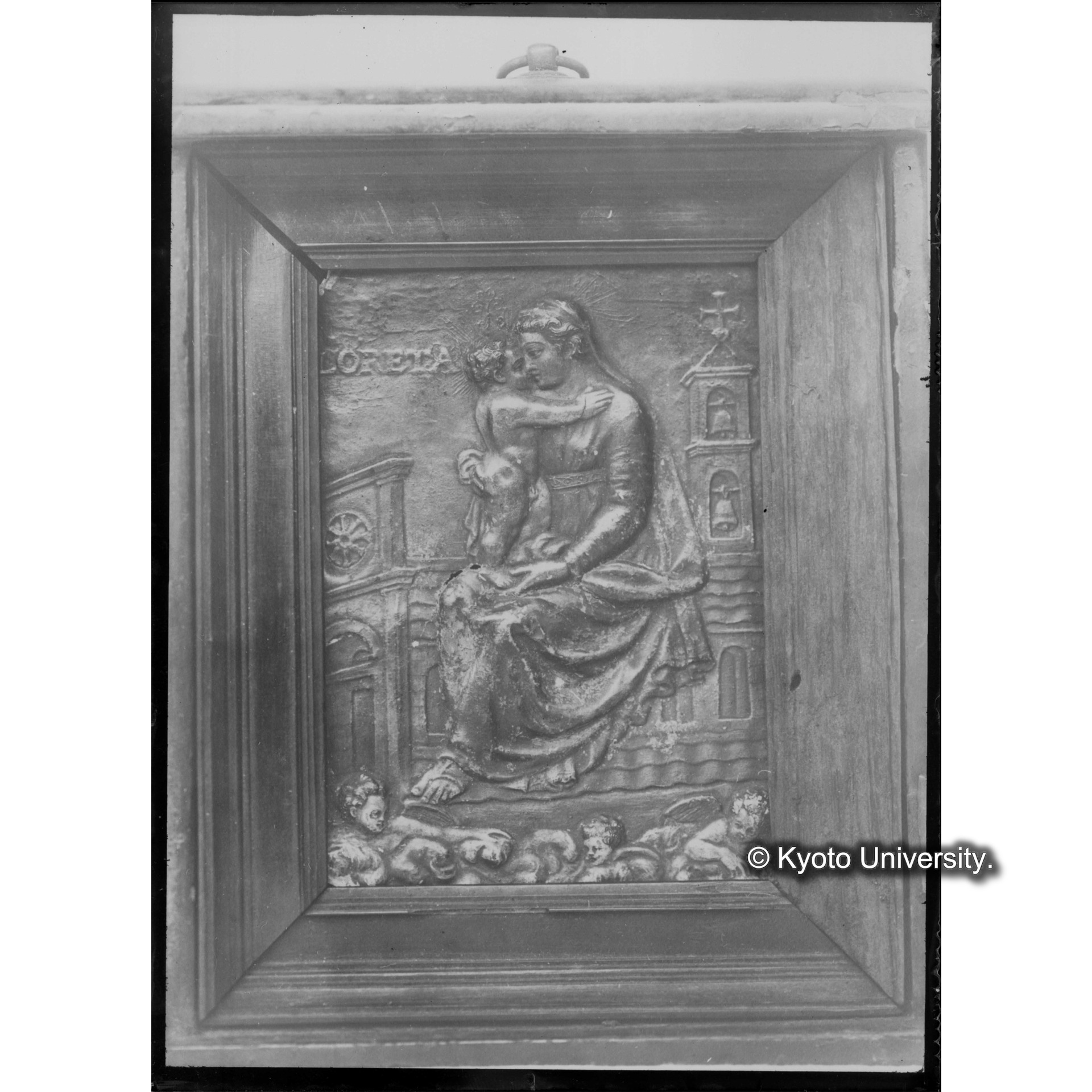 ロレータ聖母子像 (1)