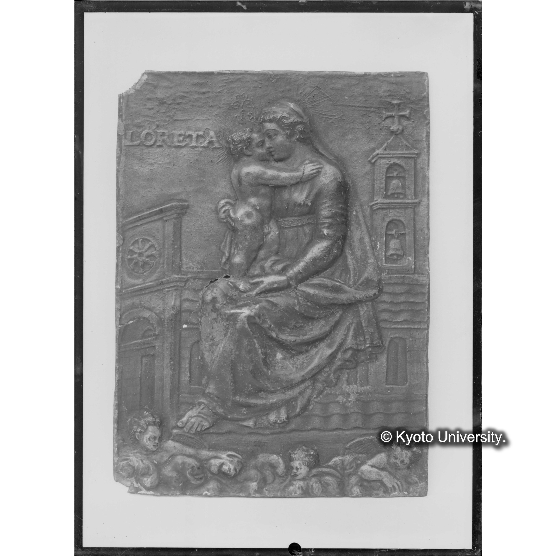 ロレータ聖母子像 (1)