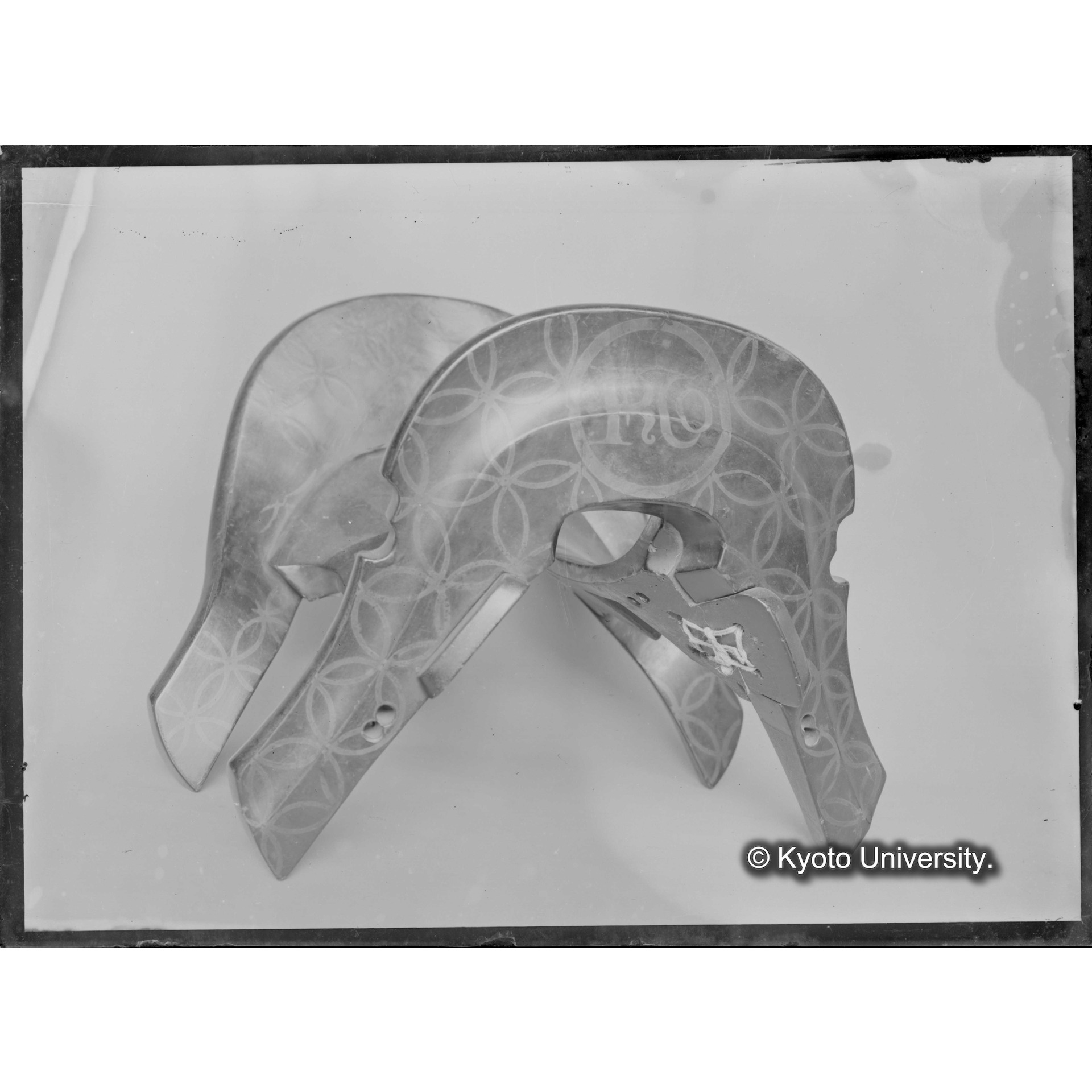 伝大友宗麟所用教名合字紋鞍 (1)