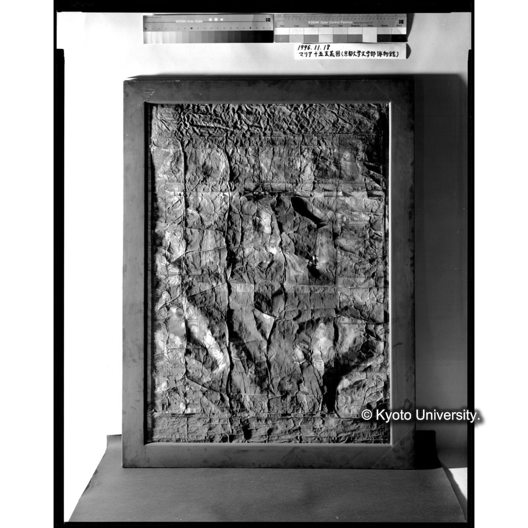 斜光線写真（左から：全図・枠付表面） (1)