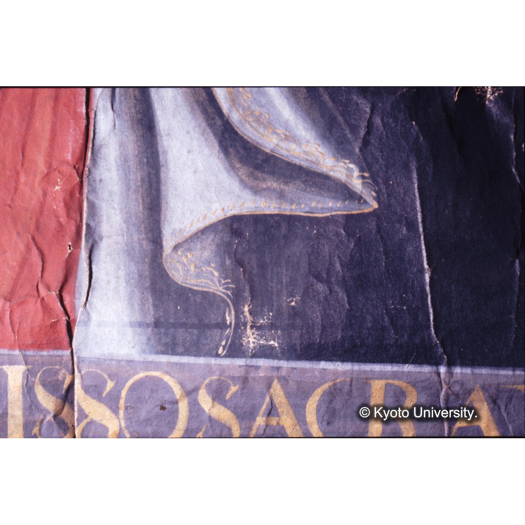 カラー写真（中央上段：マリア衣服・中央文字） (1)