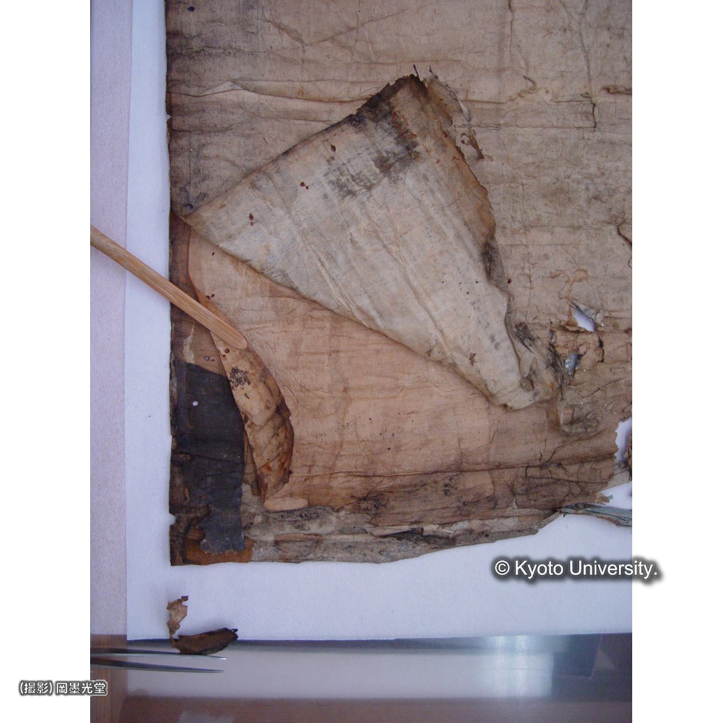 表具取り外し前（裏打ち確認） (1)