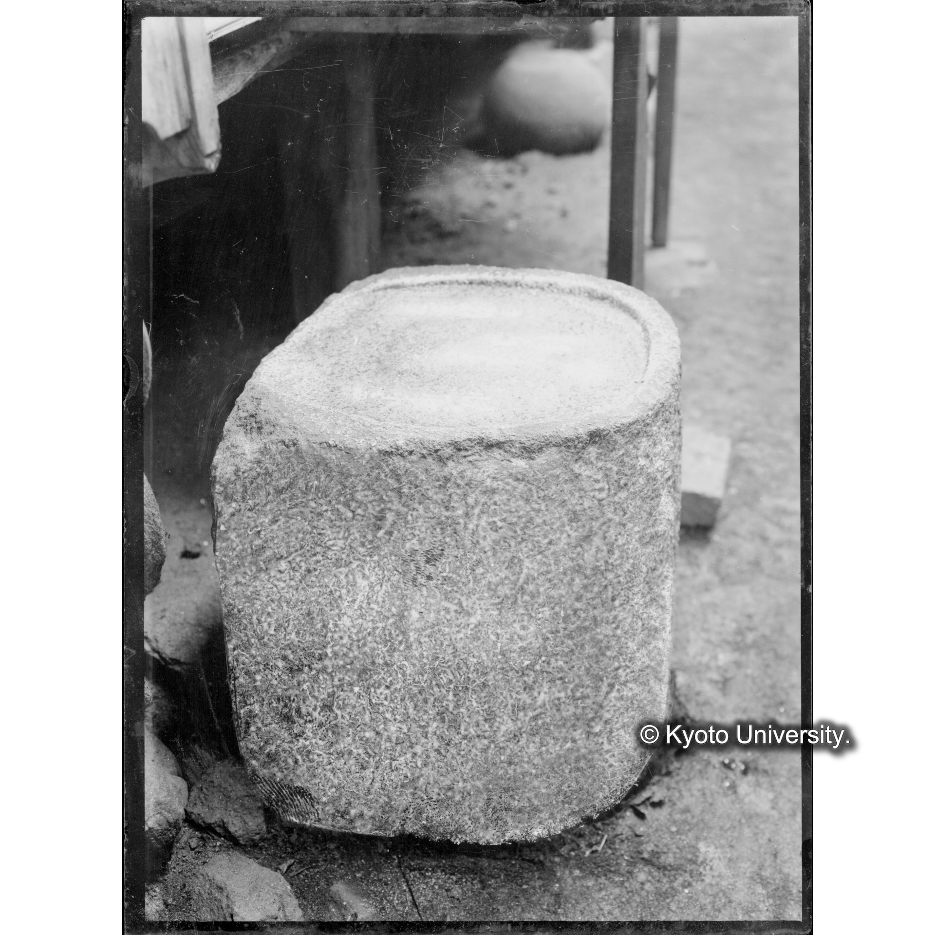 「くほまりや」墓碑か (1)