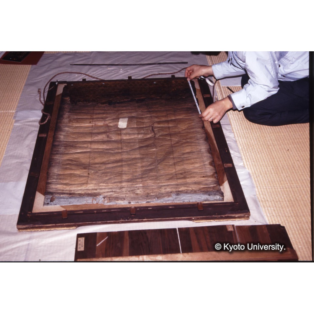 カラー写真（採寸作業） (1)