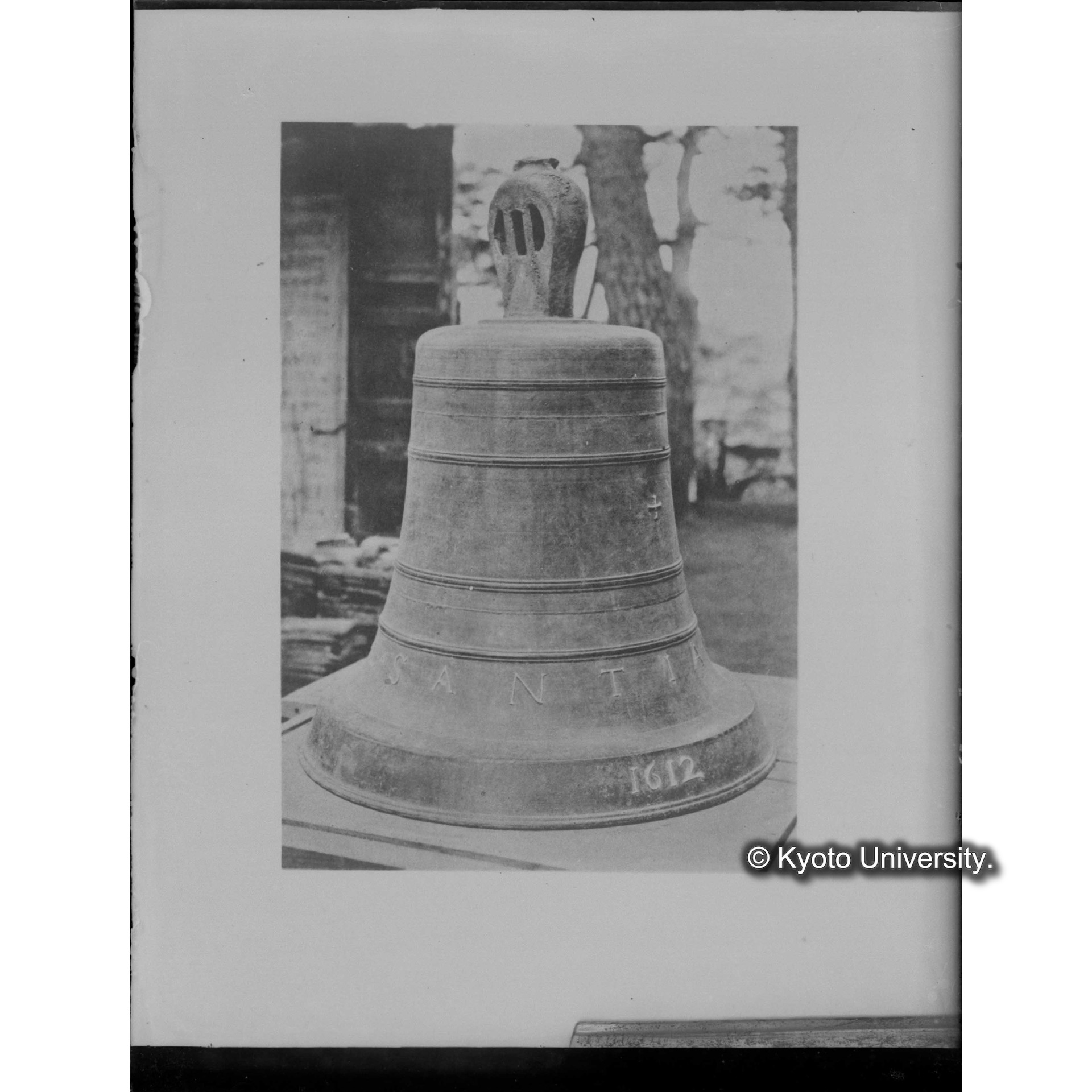 大分県中川神社クルス紋遺鐘（写真複写） (1)