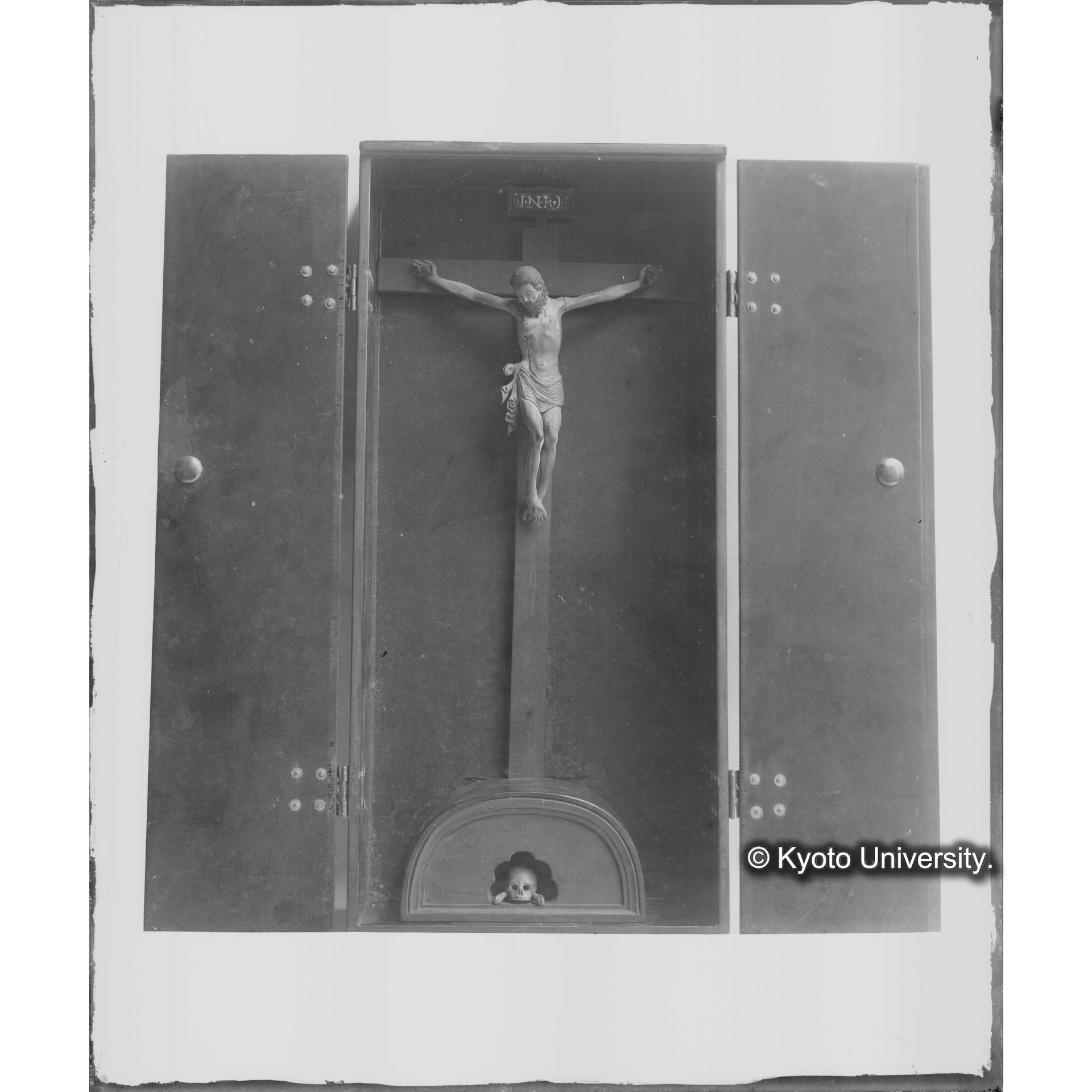 キリスト磔刑像. (1)