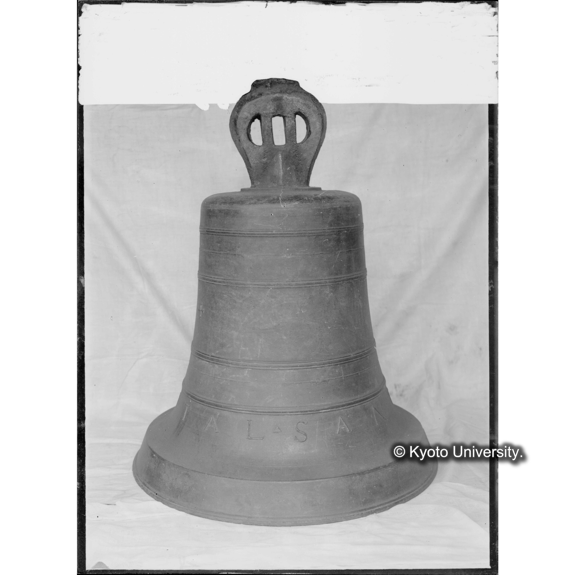 大分県中川神社クルス紋遺鐘 (1)