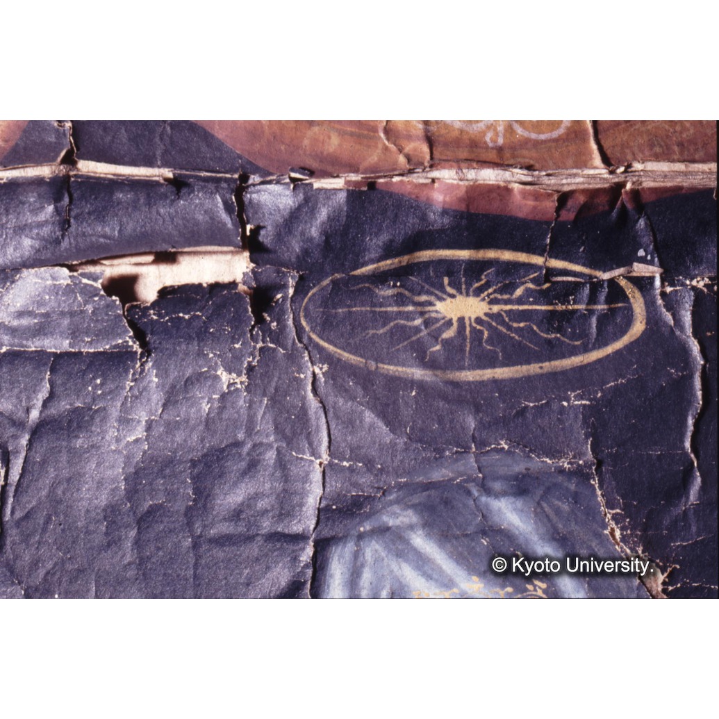 カラー写真（中央上段：マリア光輪） (1)