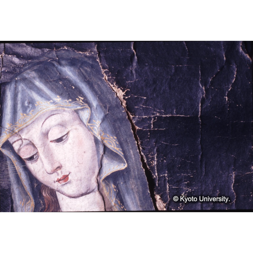 カラー写真（中央上段：マリア） (1)