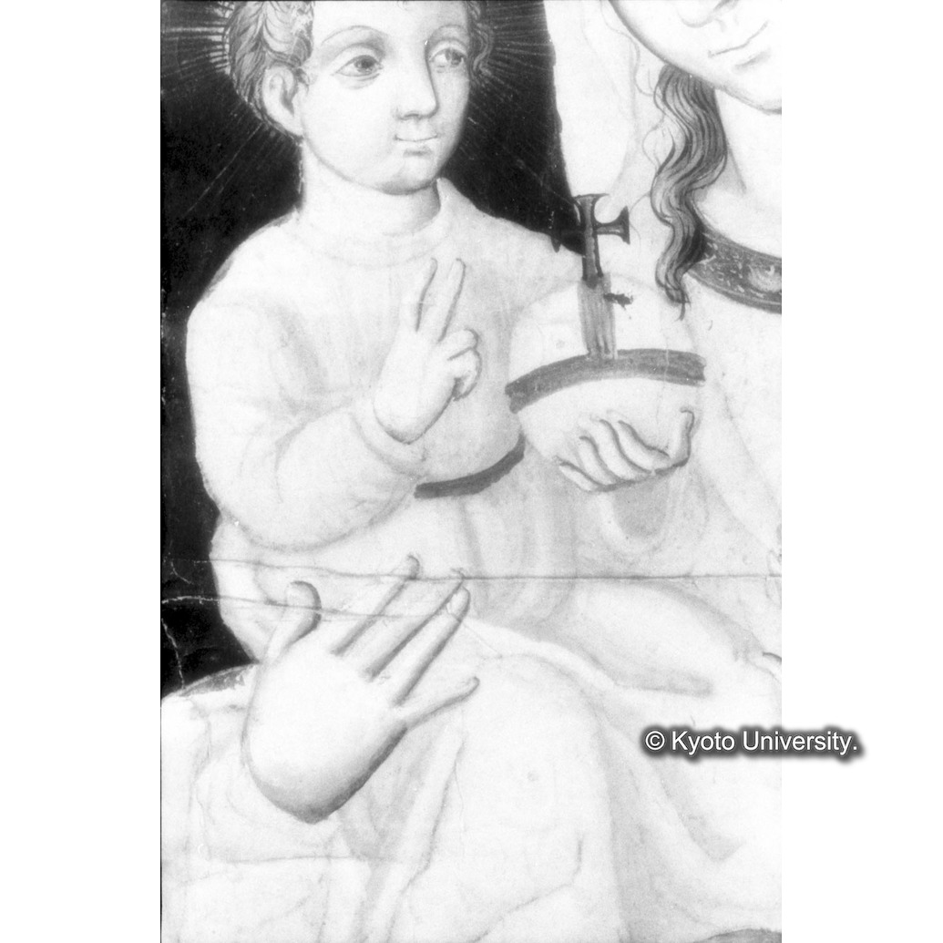 赤外線反射写真（中央上段：球体） (1)