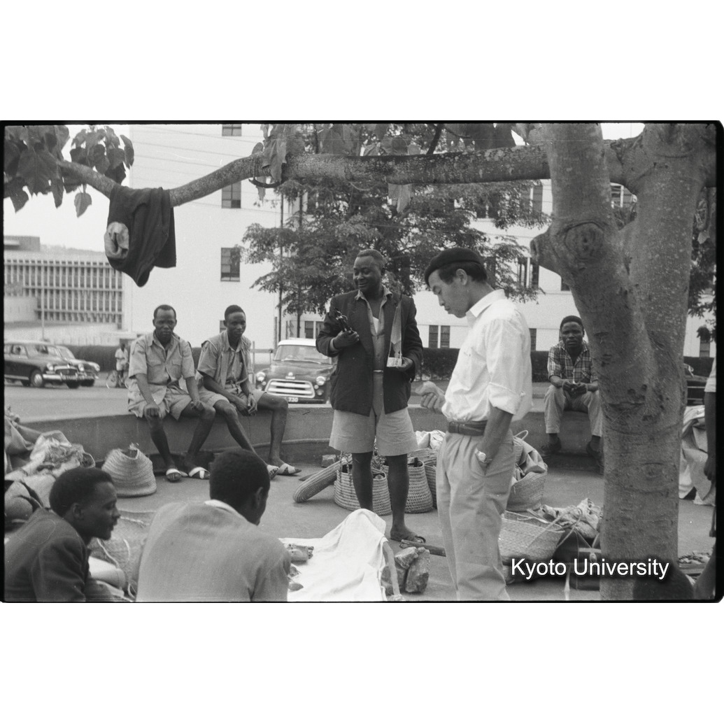 [32コマ目]「マーケット風景」 (1)