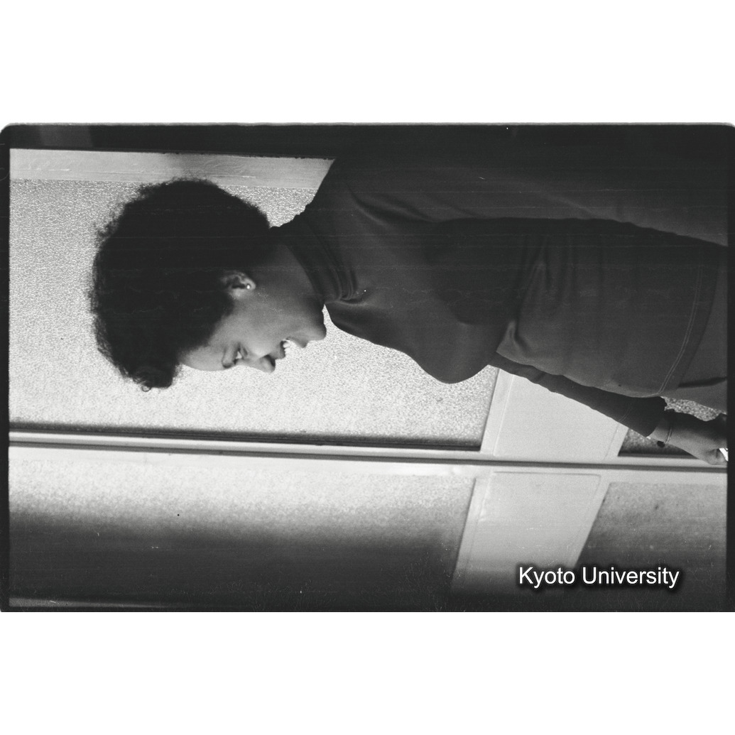 [２７コマ目]「アムハラ族の女性（２）」 (1)