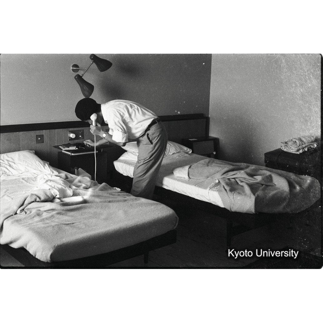 [6コマ目]「ホテルから電話」 (1)