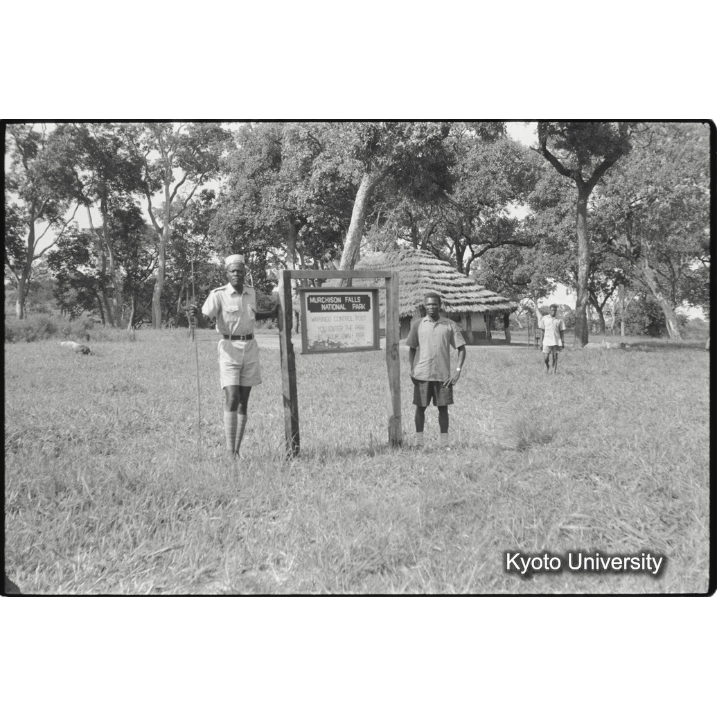 [１０コマ目]「マーチソンフォール国立公園の看板」 (1)