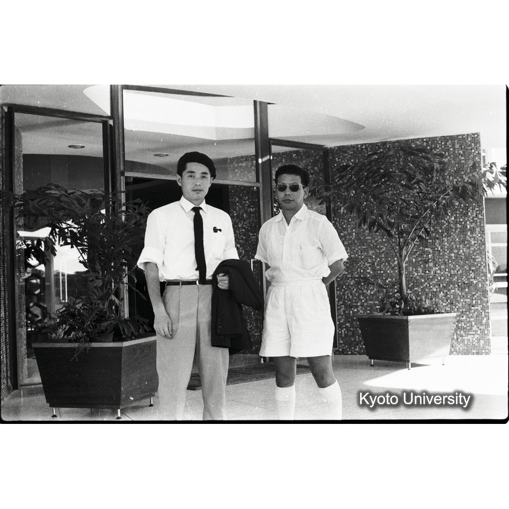 [3コマ目]「モンバサに降りる」 (1)