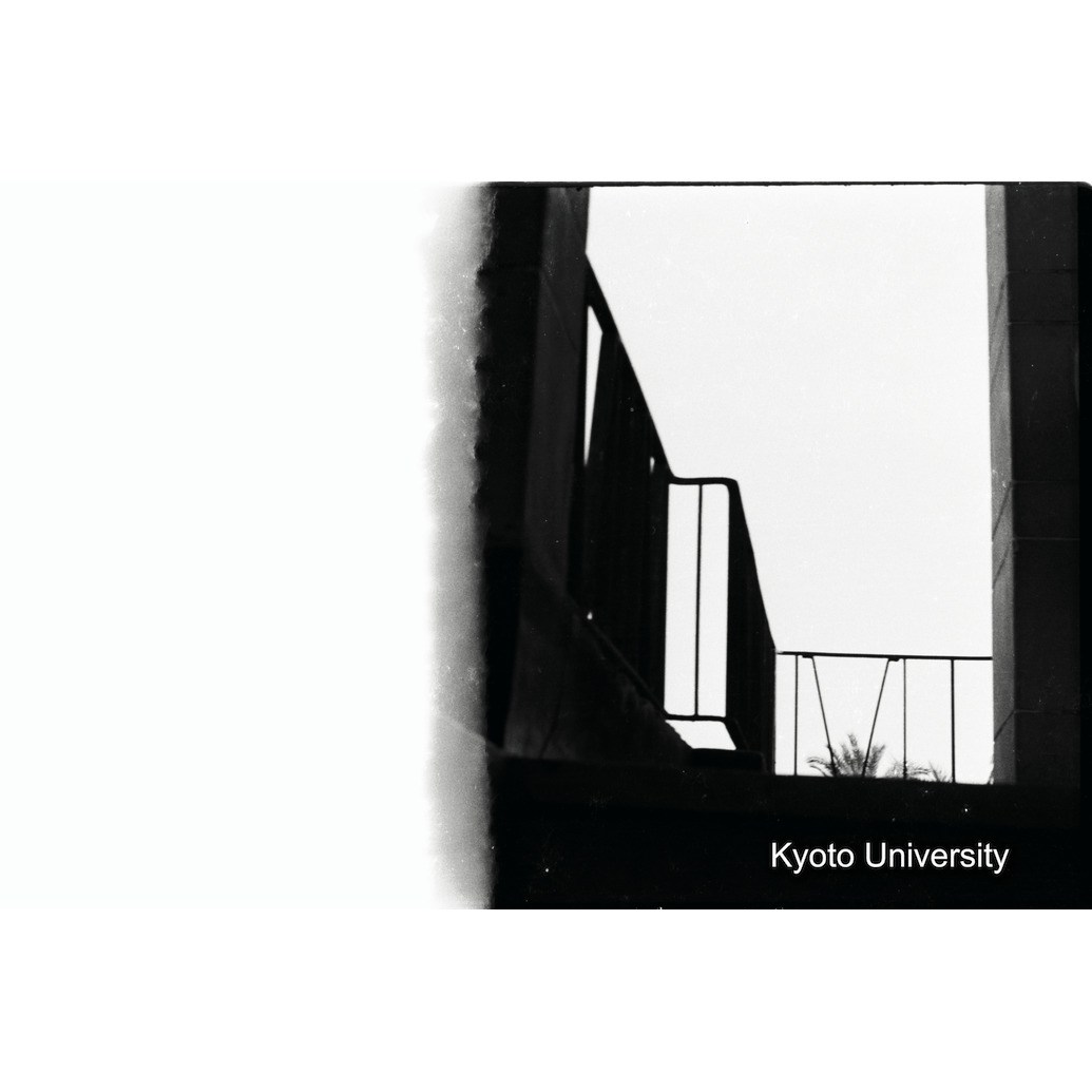 [１コマ目]「トランジットのエジプト」「×」 (1)