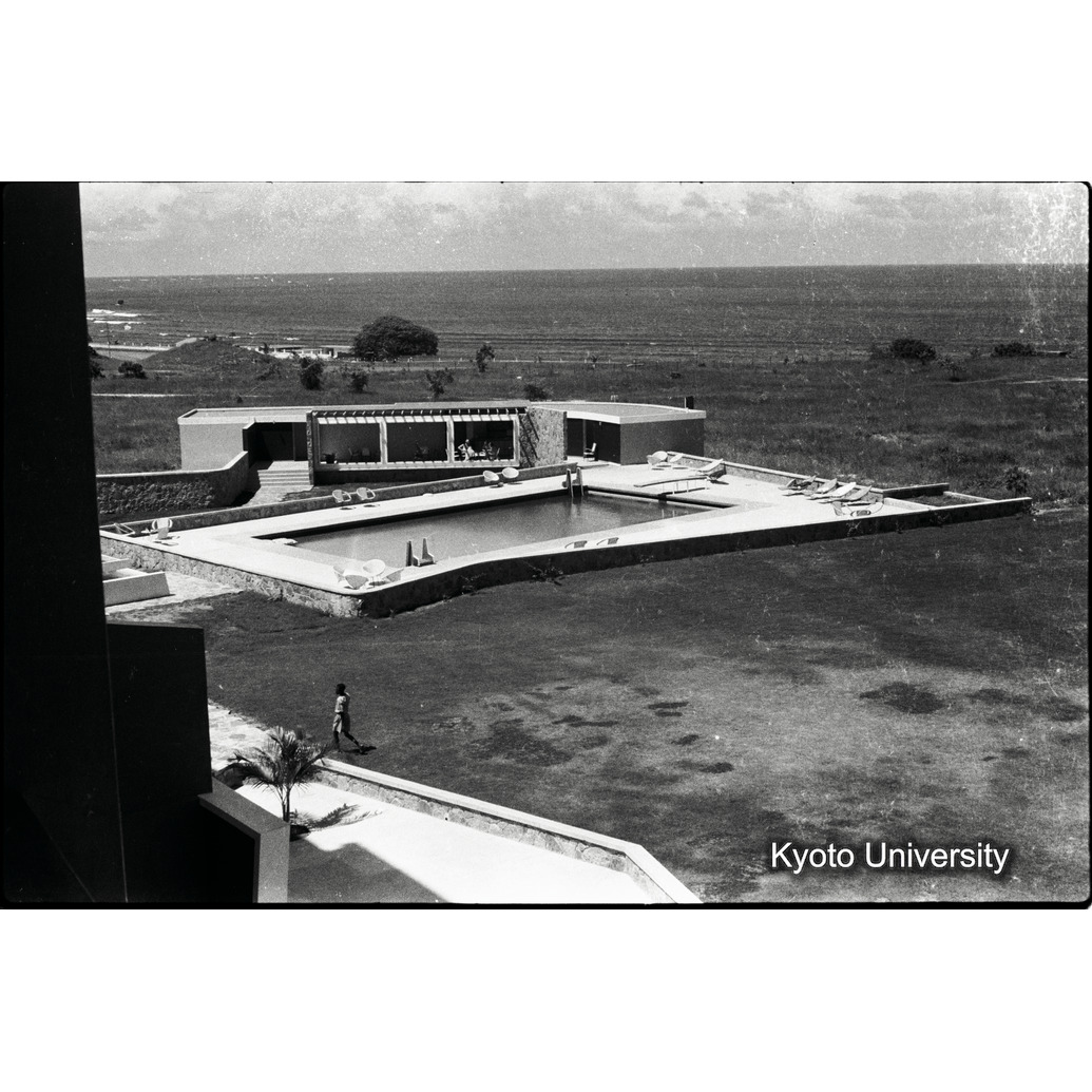 [12コマ目]「プール」 (1)