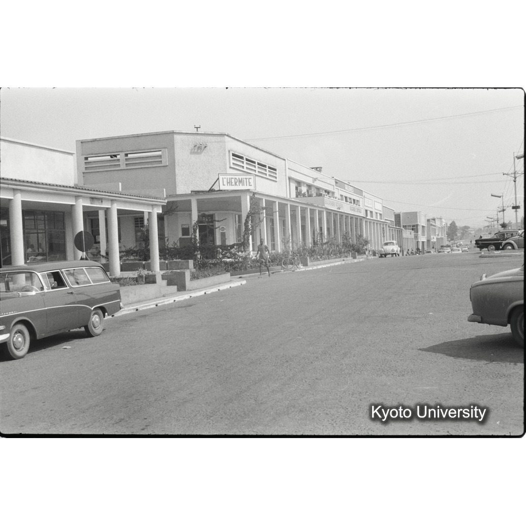 [１６コマ目]「ブカブの街」 (1)