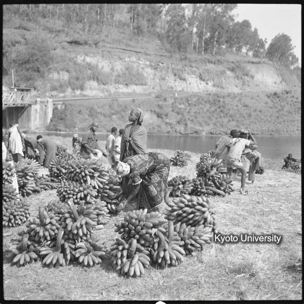 [9コマ目]「バナナ市場」 (1)