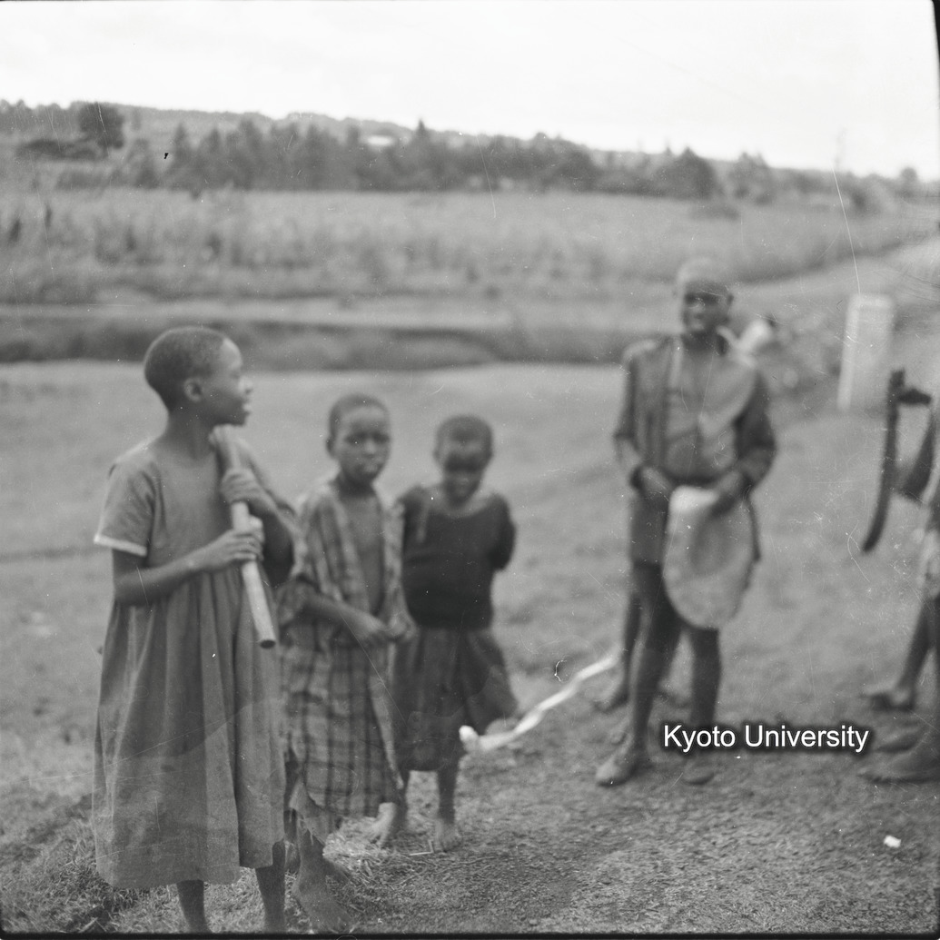 [9コマ目]「キクユ族の子どもたち」 (1)