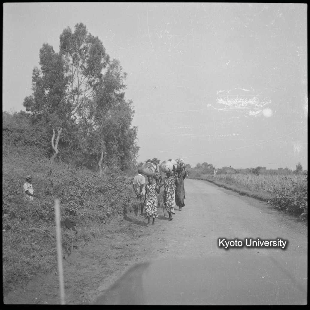 [6コマ目]「水がめを運ぶ（３）」 (1)