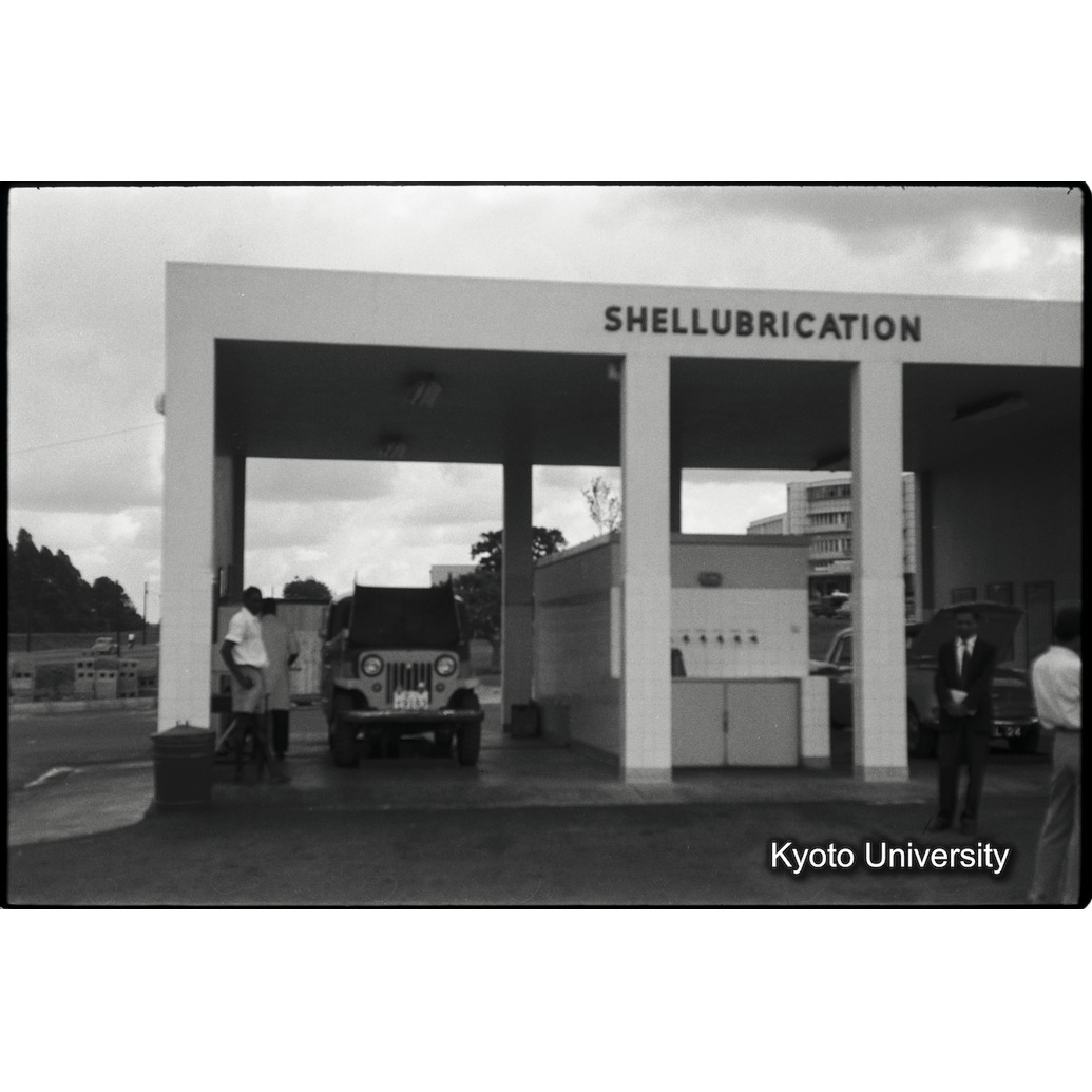 [26コマ目]「シェルの給油所」 (1)