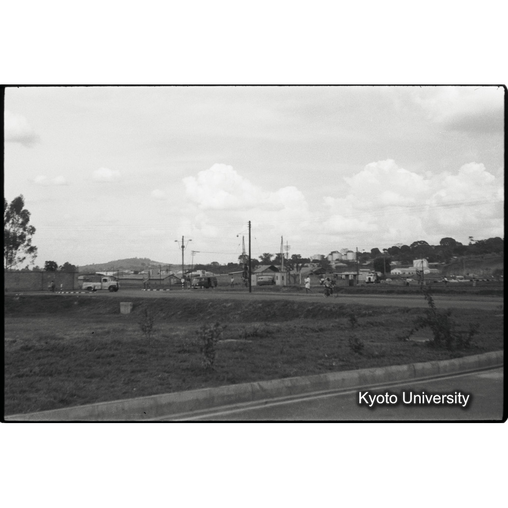 [27コマ目]「カンパラ市」 (1)