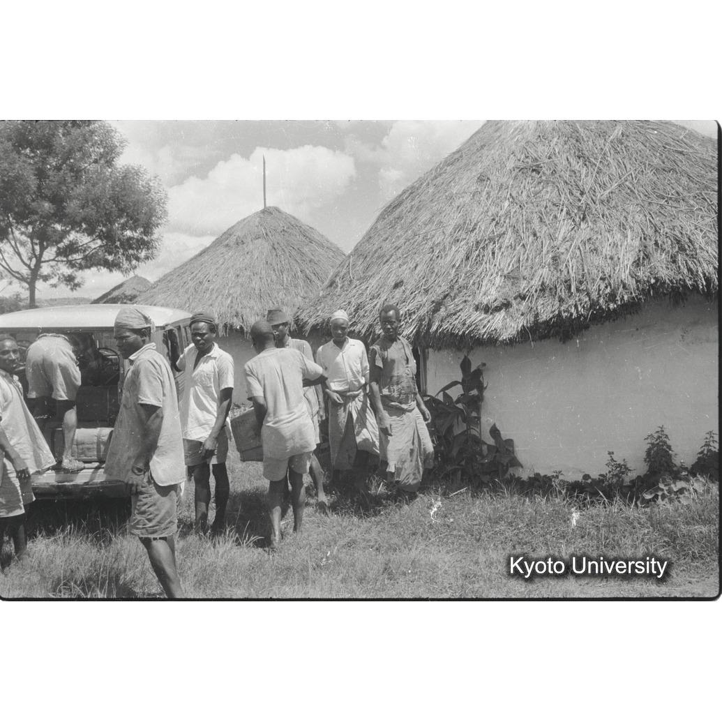 [1コマ目]「カヨンザへ出発準備」 (1)